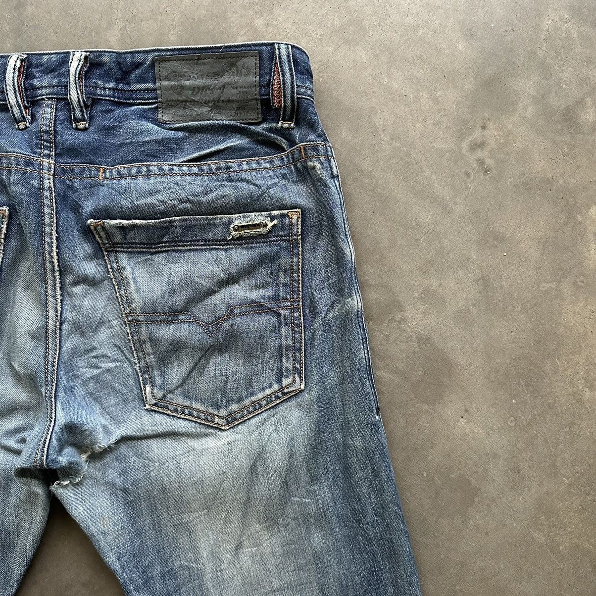 Japanese Brand W32 🔥 Vintage Diesel Sick Faded Distressed Denim Jean Pant Size US 32 / EU 48 - 16 Thumbnail