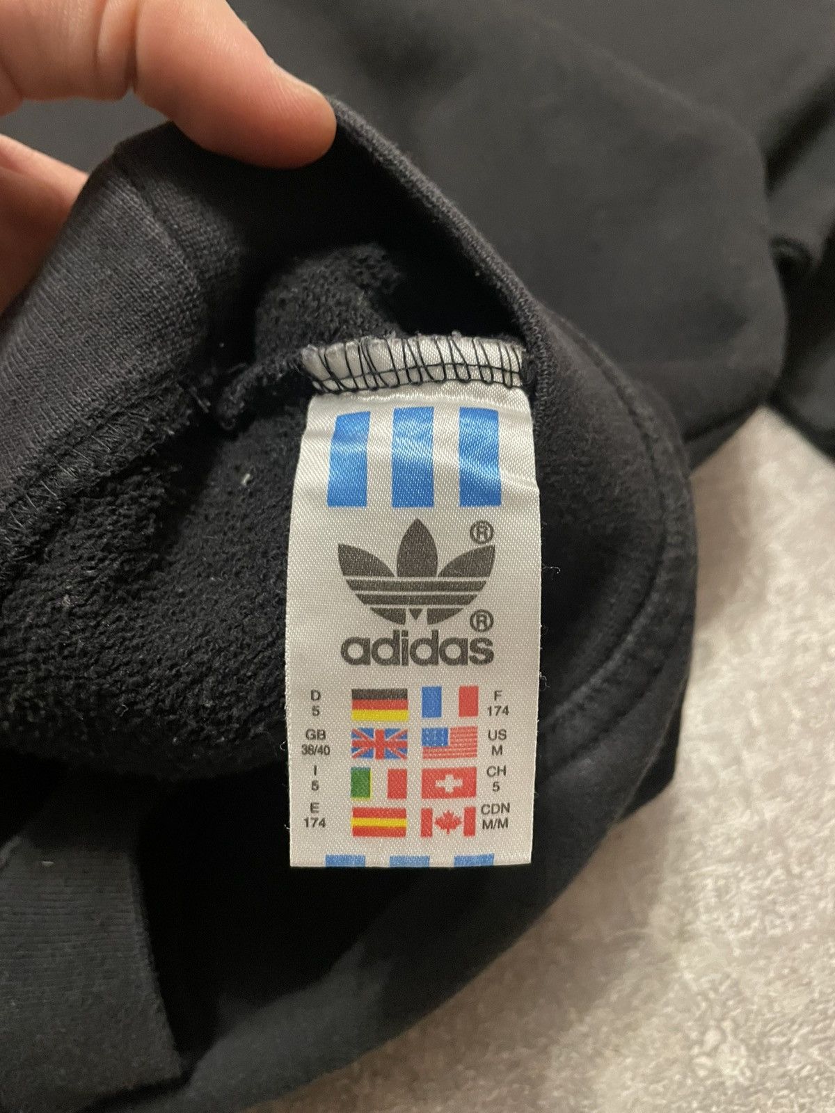 Adidas Vintage 90s Adidas Basic Sweatshirt Crewneck Y2K Size US M / EU 48-50 / 2 - 8 Thumbnail