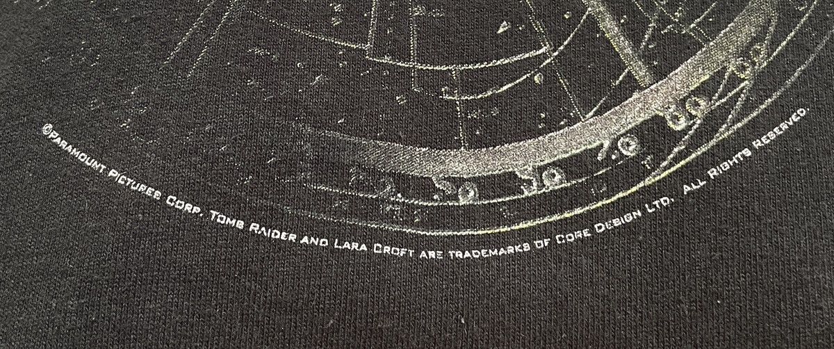 Vintage Vintage Movie Tomb Raider Lara Croft T-shirt 2001s Size US XL / EU 56 / 4 - 8 Thumbnail