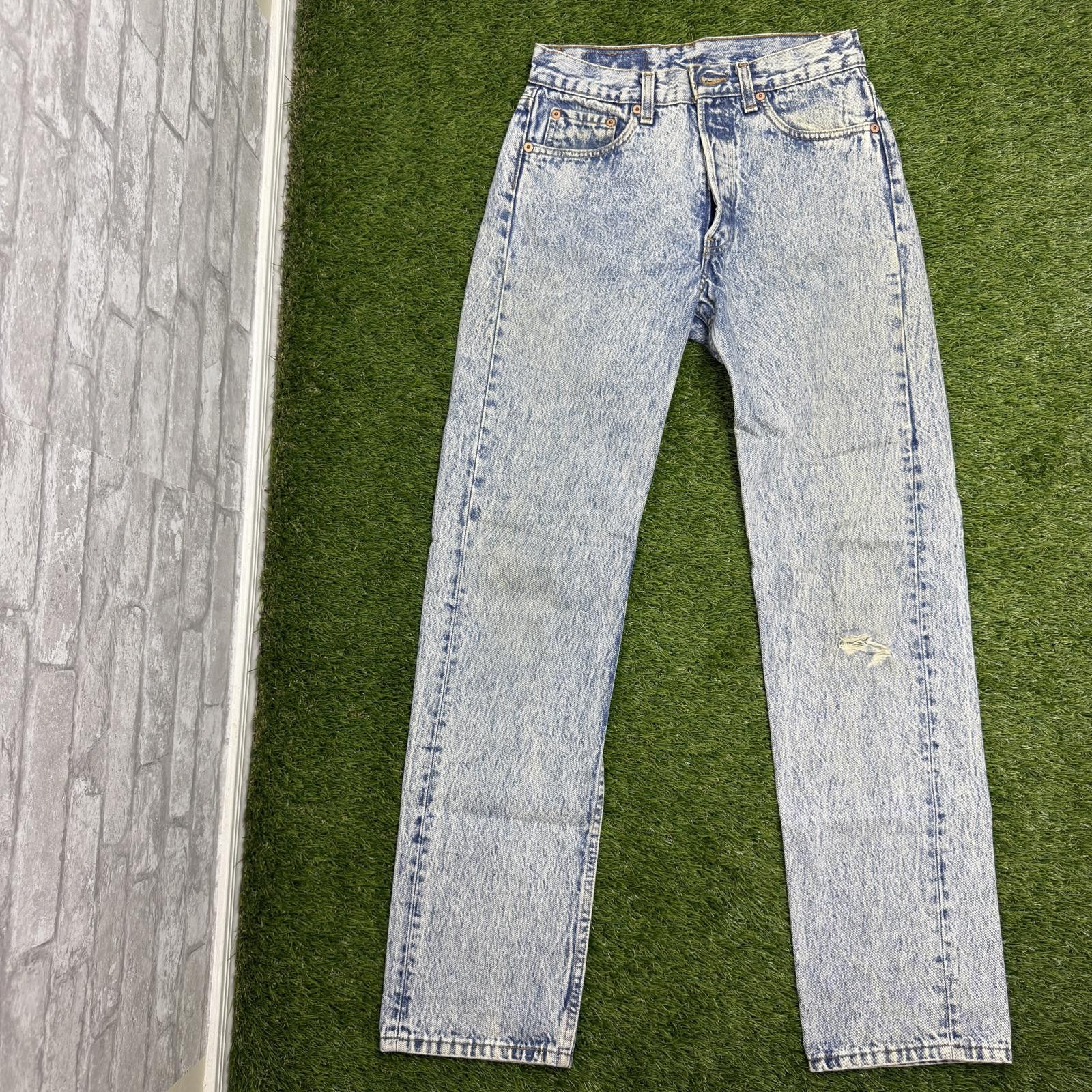 Levi's Vintage Levi's 501 Light Wash Button Fly Jeans Size ONE SIZE - 7 Thumbnail