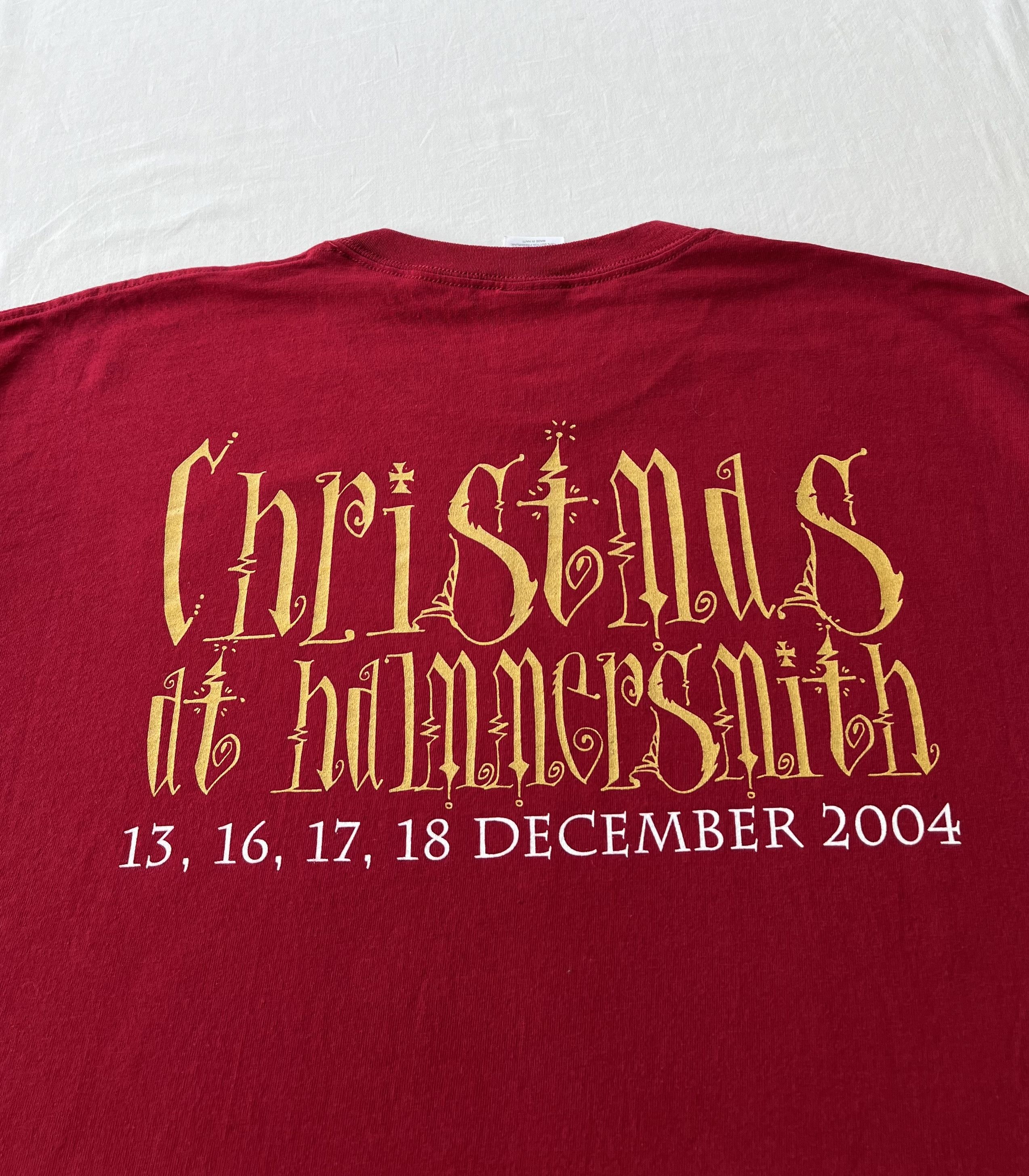 Band Tees Vintage 2004 Elton John & His Band Christmas Red T-shirt Size US XL / EU 56 / 4 - 8 Thumbnail