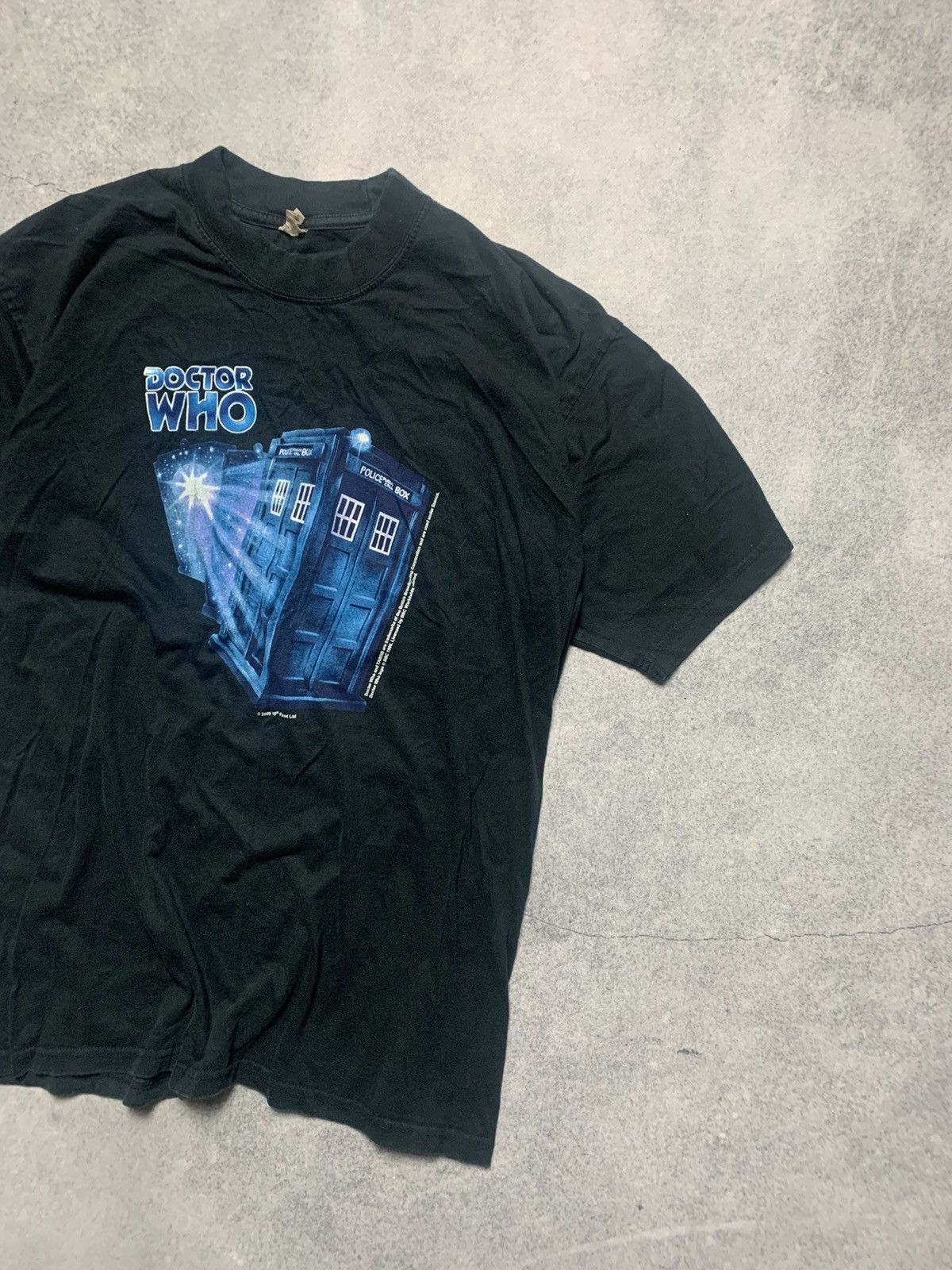 Band Tees Vintage Doctor Who Police Box 2000s Y2K T Shirt Size US S / EU 44-46 / 1 - 3 Thumbnail