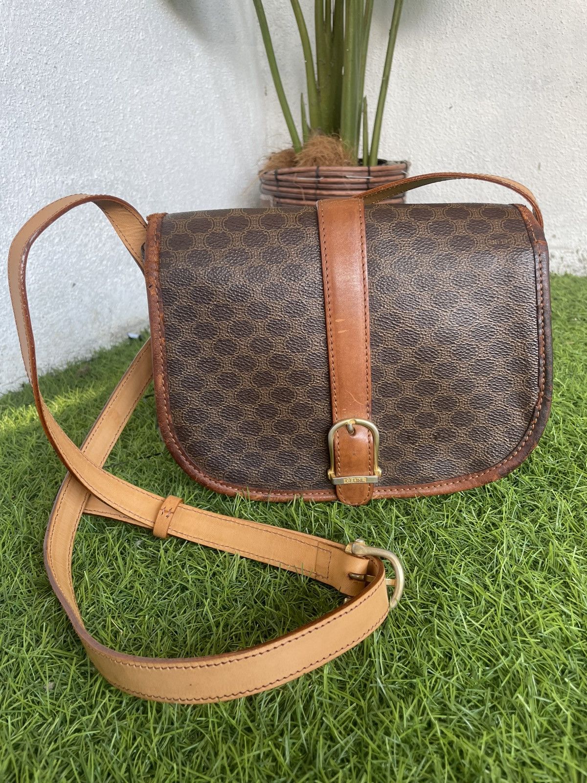 Celine Authentic CELINE Leather Vintage Macadam shoulder Size ONE SIZE - 1 Thumbnail