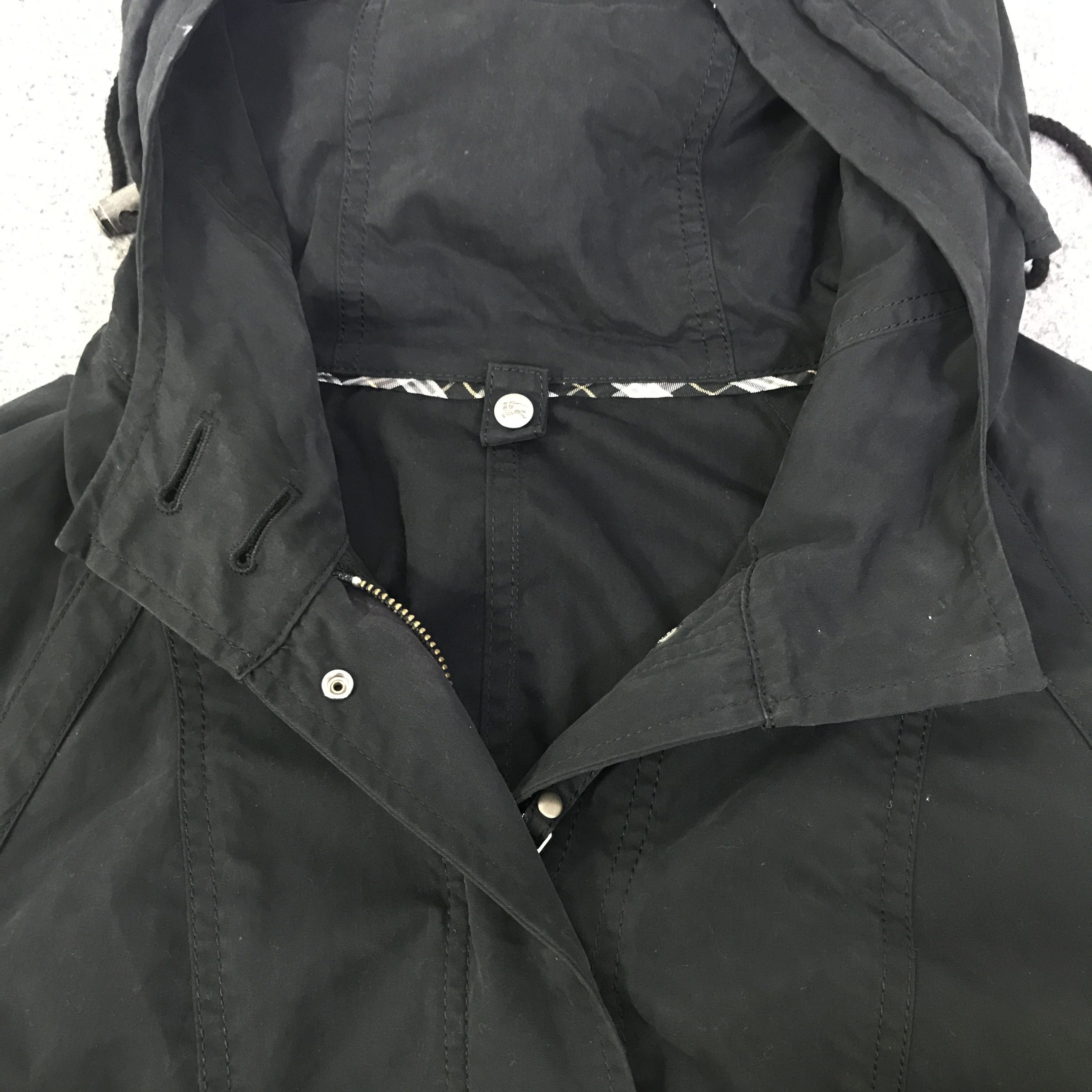 Burberry Burberry Blue Label Cropped design Black jacket K88B12 Size US M / EU 48-50 / 2 - 5 Thumbnail