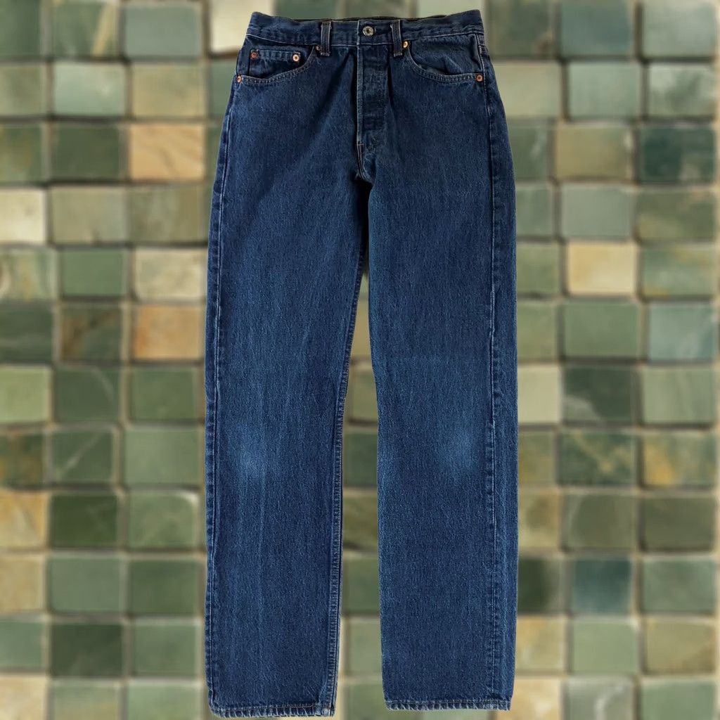 Levi's VINTAGE Levi's 501 Jeans Blue Mens 30 Inseam 33 Straight 90s Straight Jeans 90s Mens Blue 32x34 30x33 Actual Size US 30 / EU 46 - 1 Thumbnail