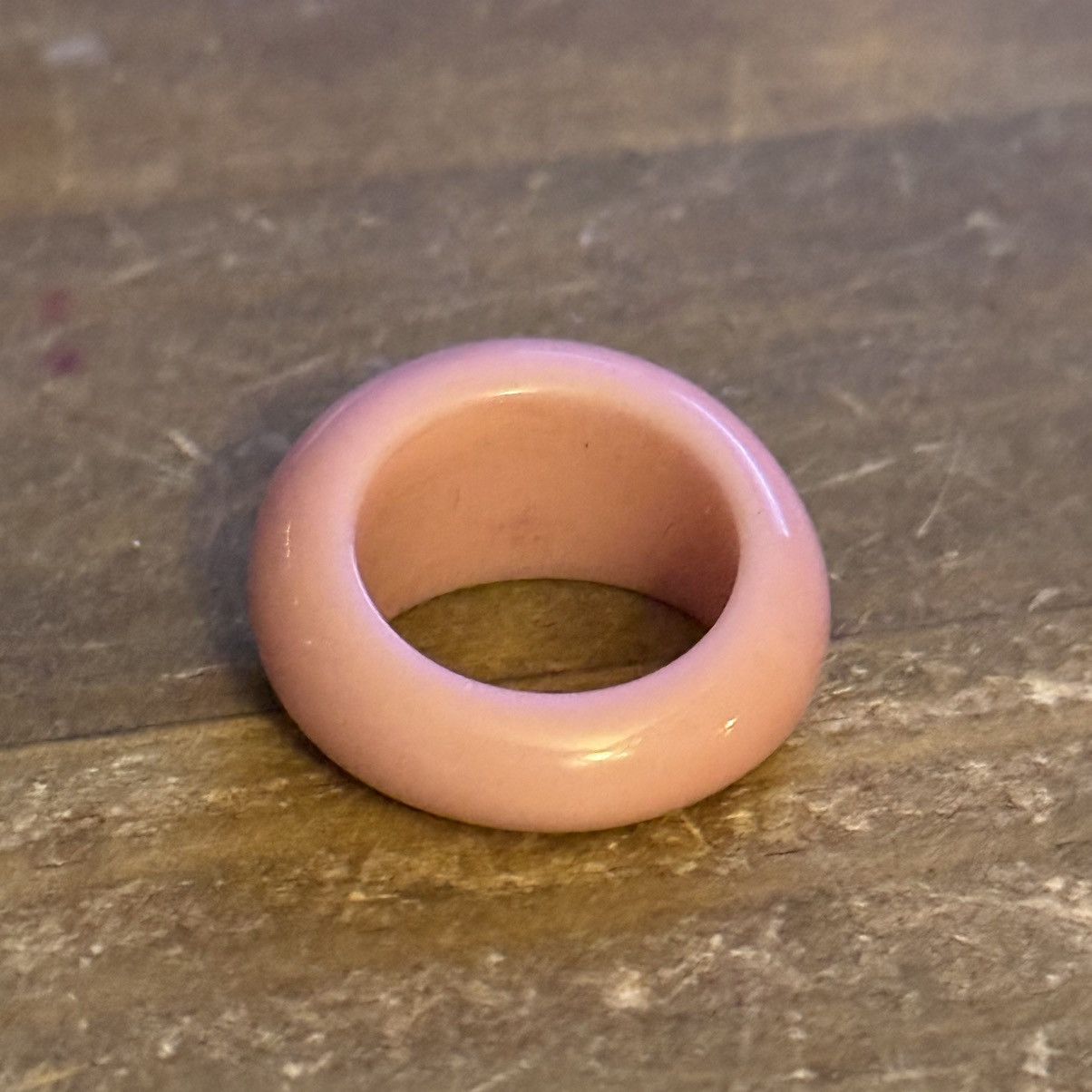 Vintage Vintage pink lucite dome ring Size ONE SIZE - 6 Thumbnail