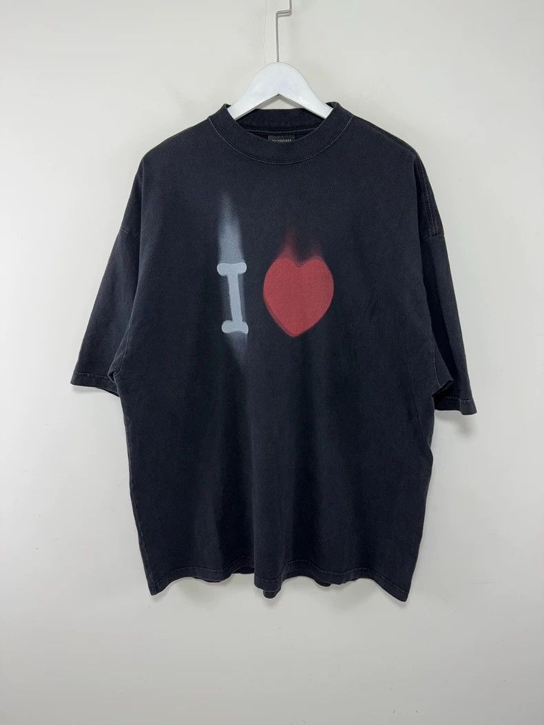 Balenciaga Balenciaga Limited Love Short Sleeves for Valentine's Day s Size US XS / EU 42 / 0 - 1 Thumbnail