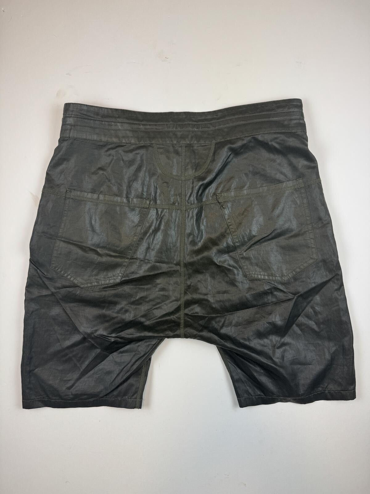 Helmut Lang Helmut Lang Waxed Shorts Size US 32 / EU 48 - 2 Thumbnail