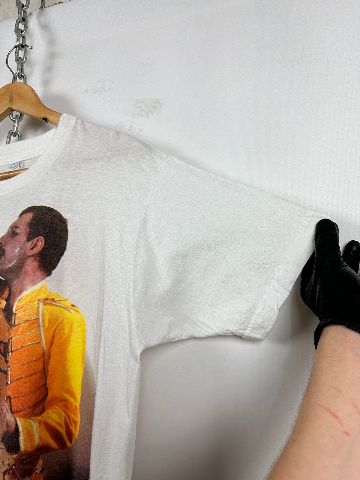 Band Tees 1992 Vintage Queen Freddie Mercury Tribute Concert T-Shirt Size US L / EU 52-54 / 3 - 14 Thumbnail