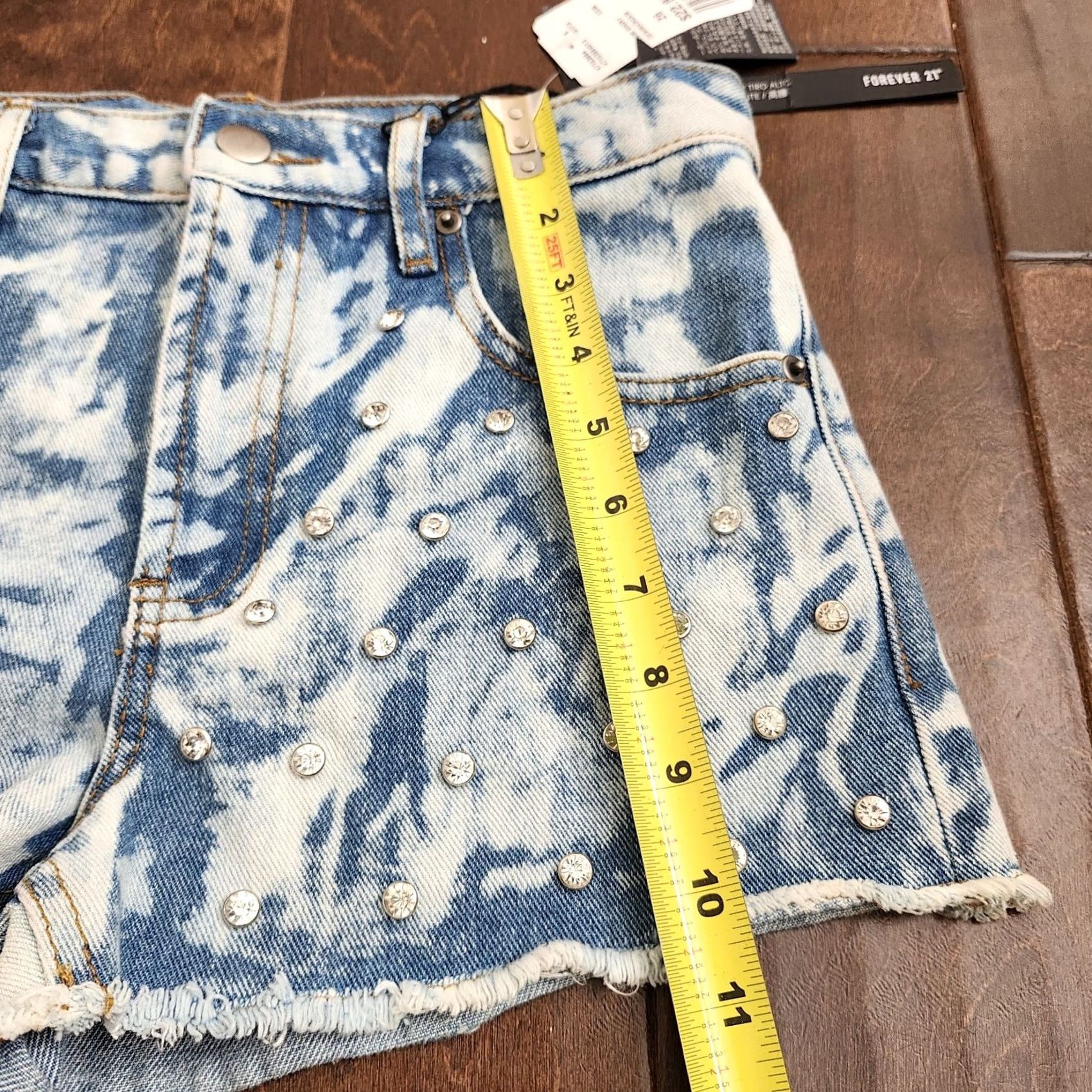 Forever 21 FOREVER 21 Women's Denim Shorts High Rise Distressed Embellished Blue 26 Regular Batik Party/Cocktail Summer Spring Fall Womens Size 26" / US 2 / IT 38 - 7 Thumbnail