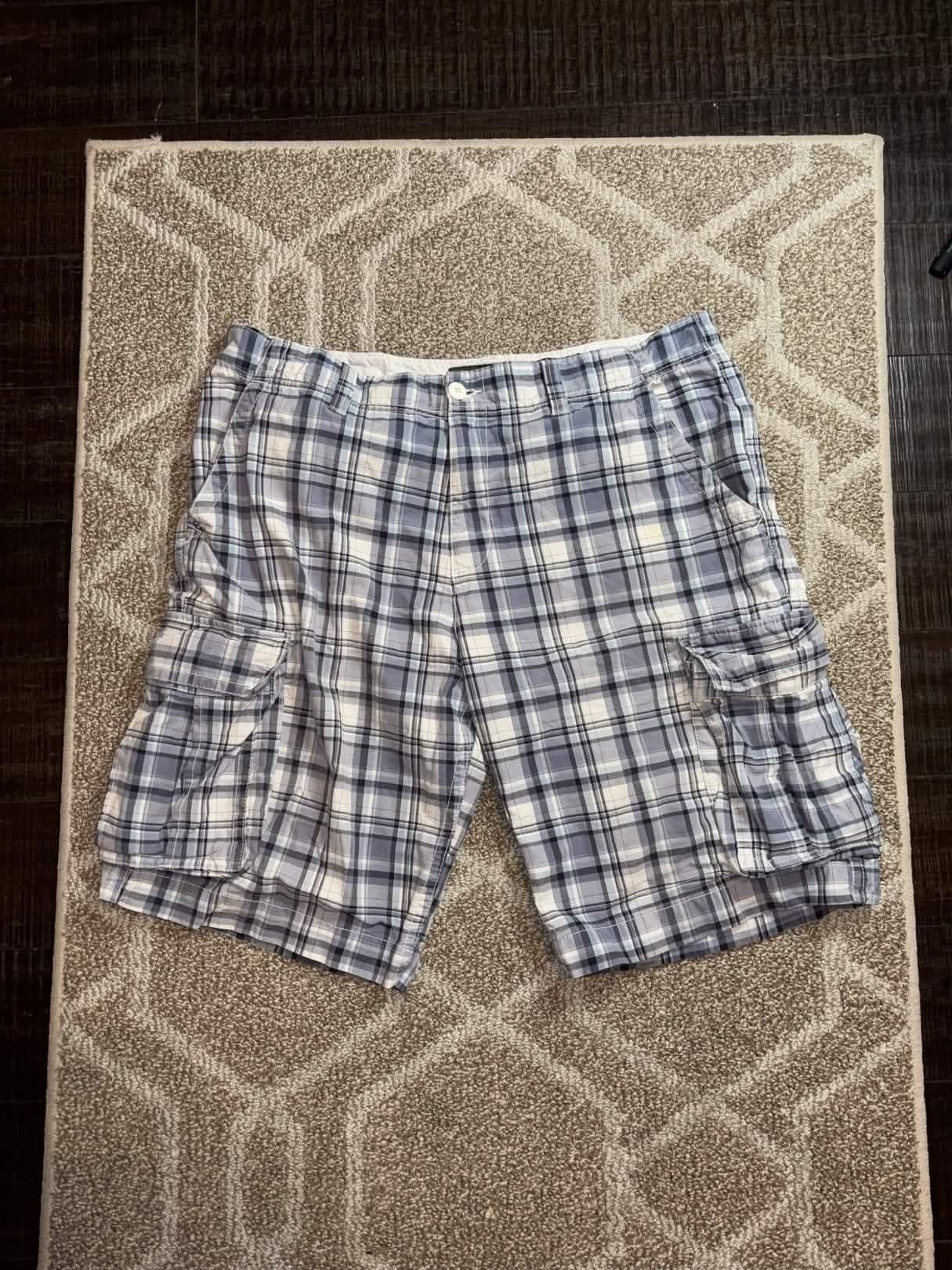 Old Navy Y2K Baggy Old Navy Plaid Cargo Shorts Size US 36 / EU 52 - 2 Thumbnail