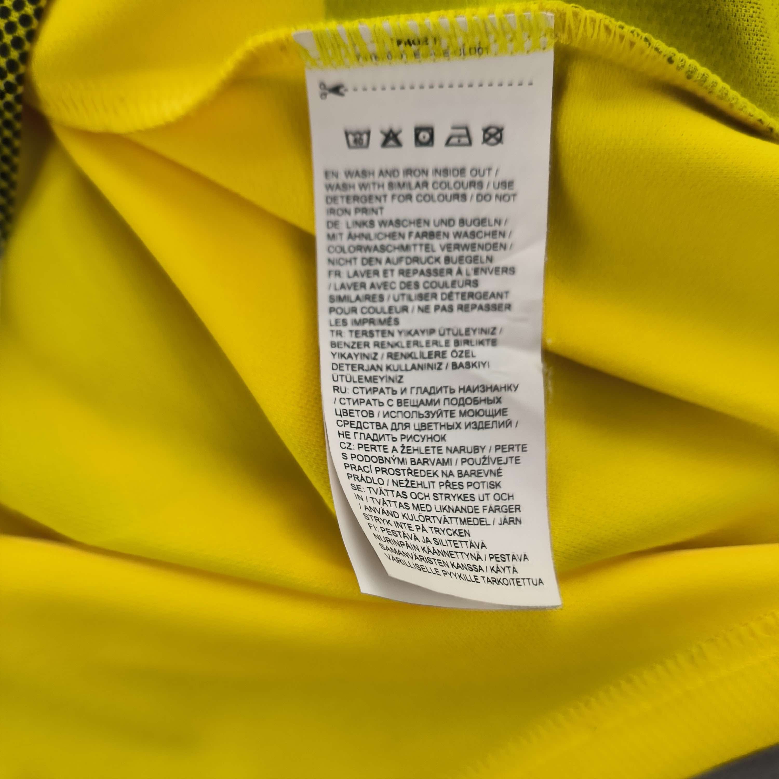 Puma Borussia Dortmund 2017-18 Puma home football jersey size L Size US L / EU 52-54 / 3 - 6 Thumbnail