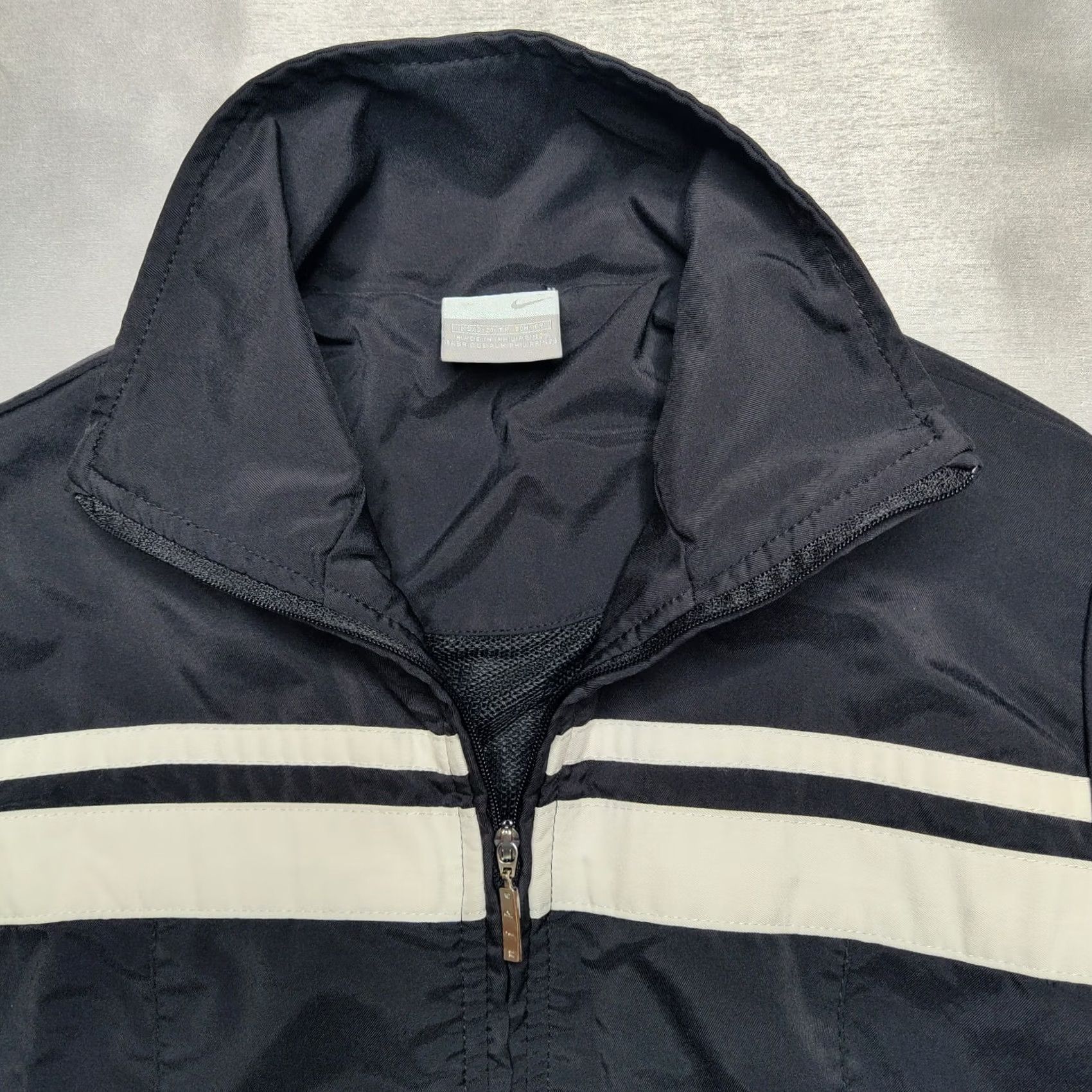 Nike VTG Nike Windbreaker Jacket Women XS Black Full Zip Lined Y2K Silver Tab Activewear Windbreaker Jacket Womens Size XS / US 0-2 / IT 36-38 - 5 Thumbnail