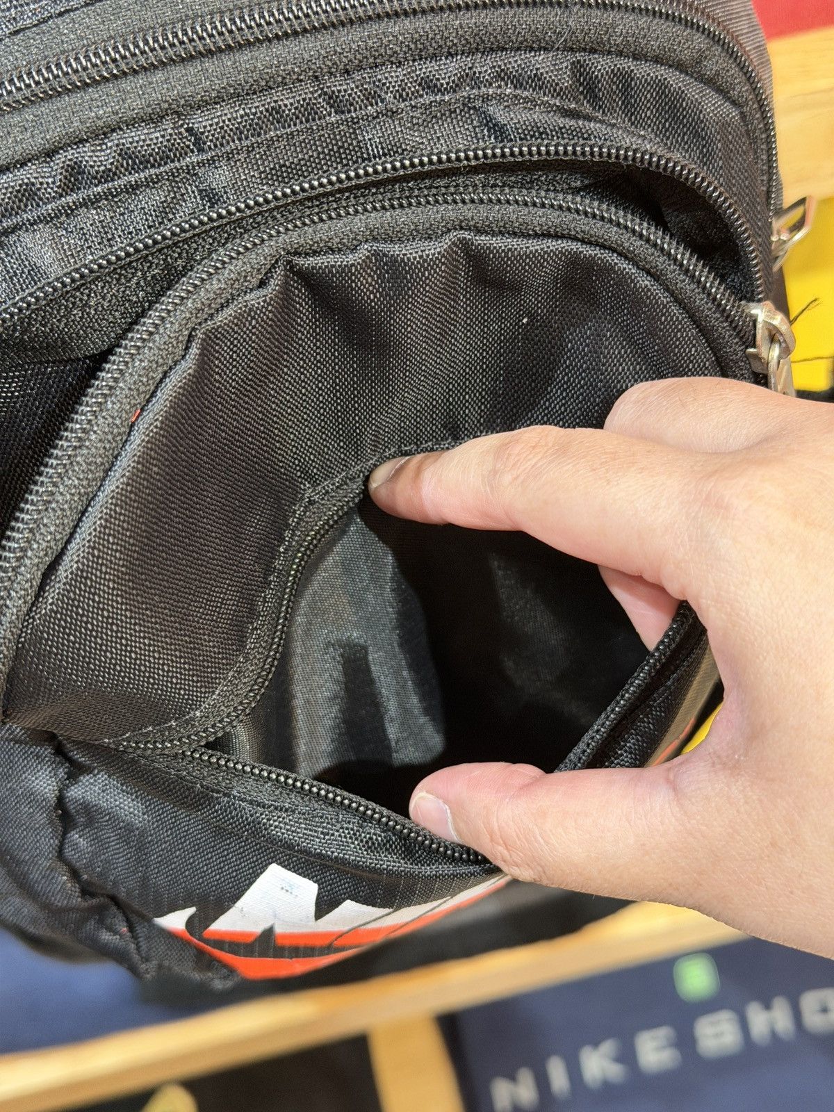 Nike Vintage Nike Total 90 Back Sling bag Size ONE SIZE - 4 Thumbnail