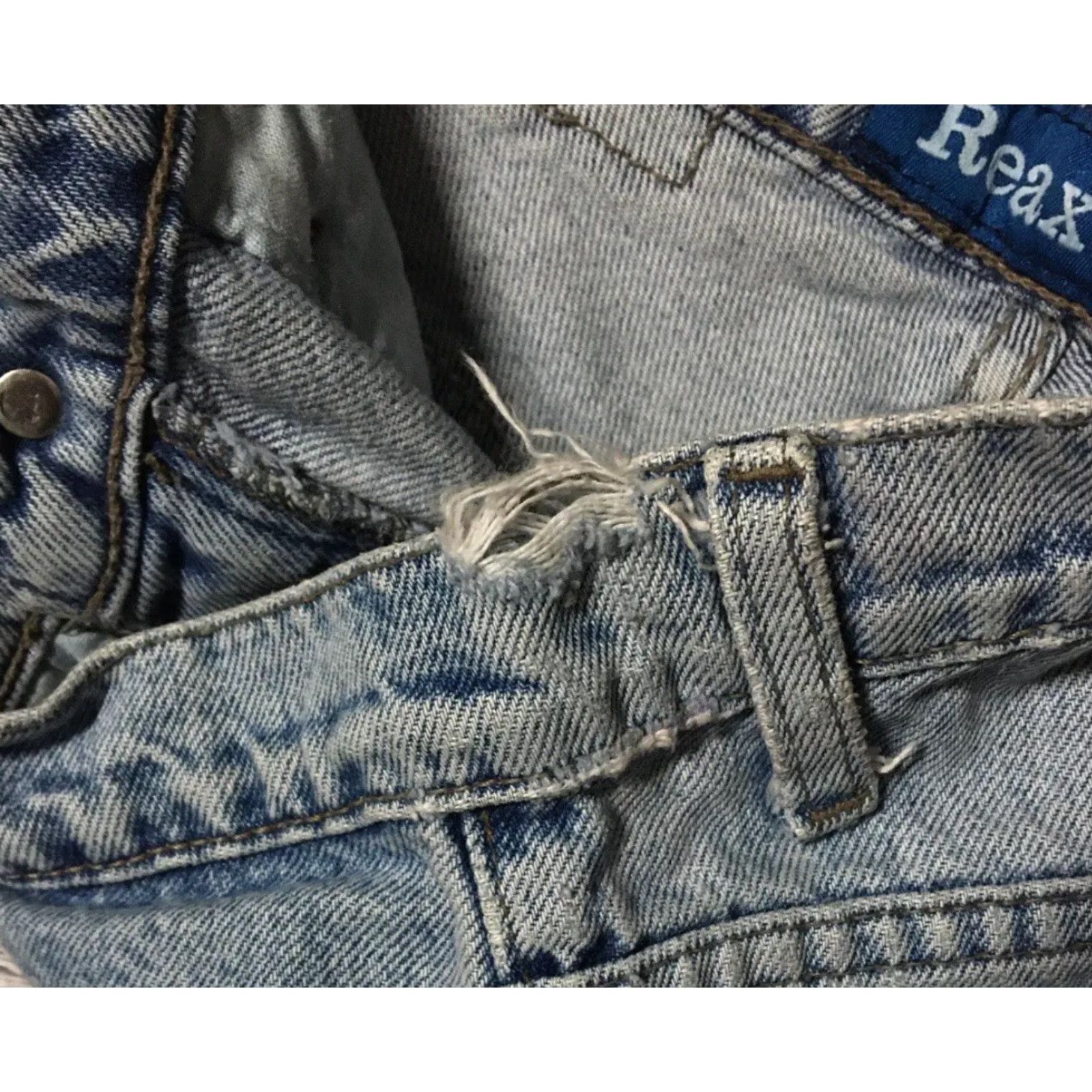 Levi's VINTAGE Levis Silvertab 90s Distressed Thrashed Cut Off Jean Shorts 28 Women Blue Grunge Punk Biker Retro Rock Casual Size 28" / US 6 / IT 42 - 6 Thumbnail