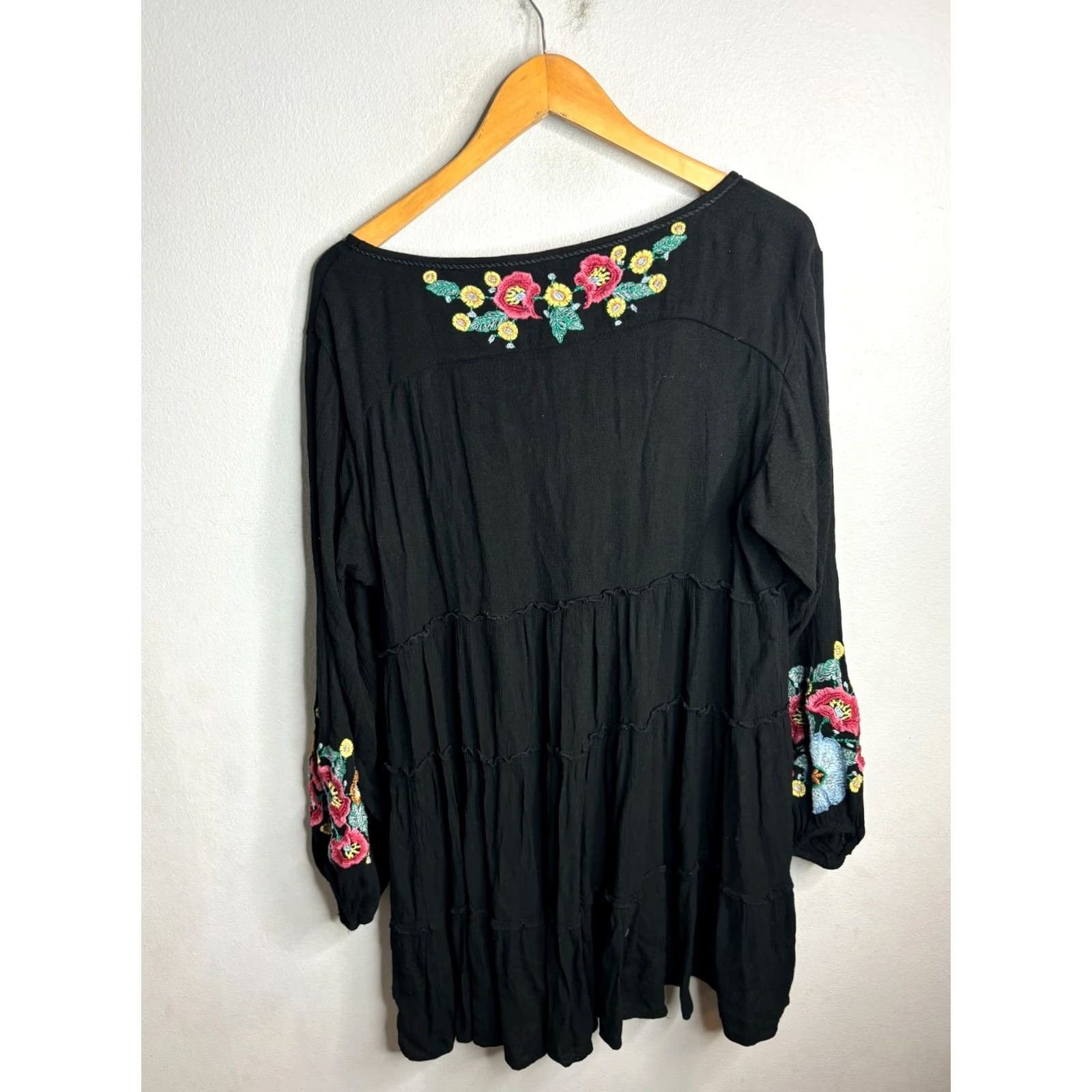 Free People Free People Mini Velvet Embroidered Tunic Dress Black S Womens Long Sleeve V-Neck Pullover Floral Bohemian Hippie Nature 8/10 Fall Winter Vintage No Size S / US 4 / IT 40 - 6 Thumbnail