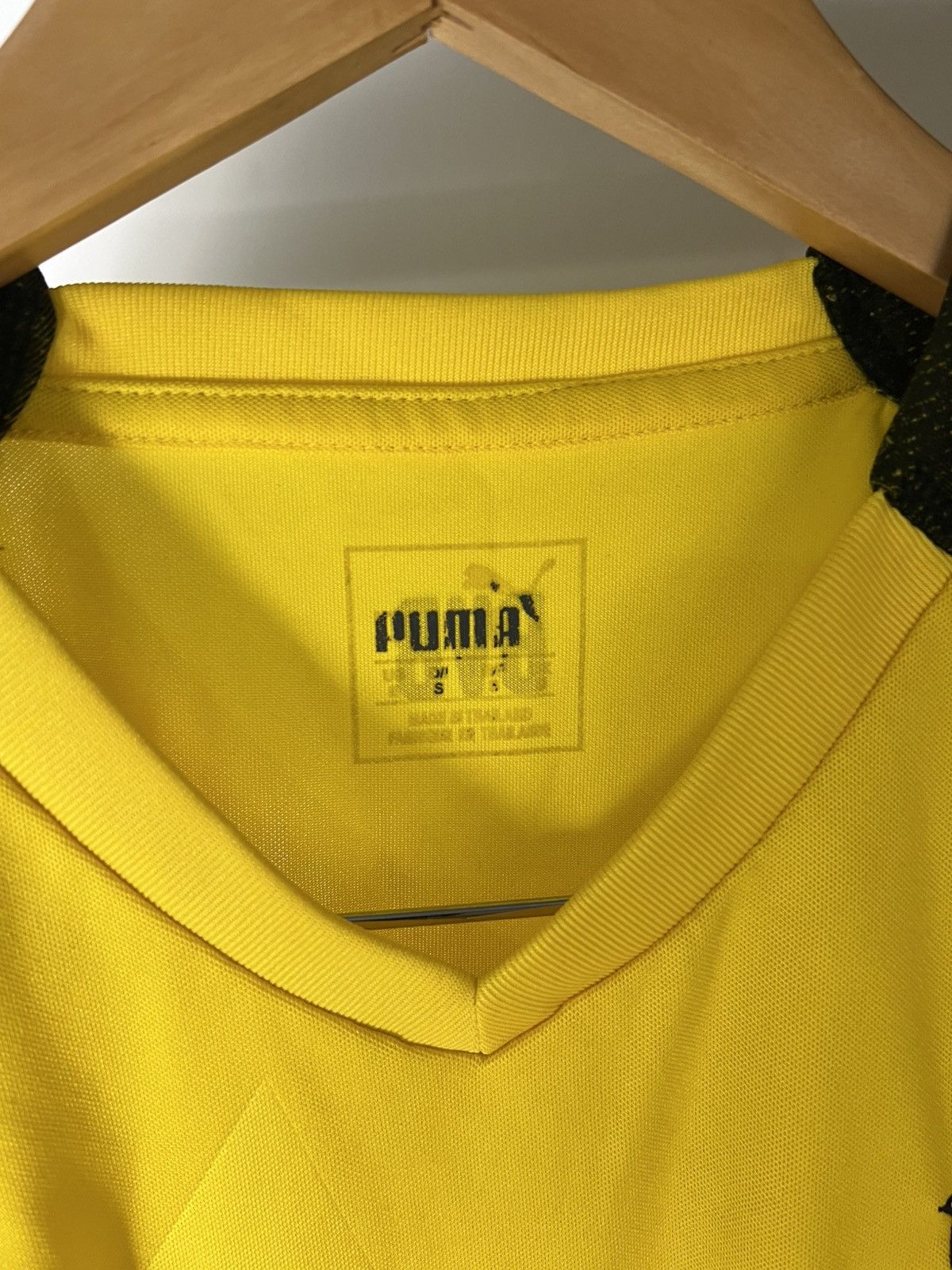Puma VINTAGE PUMA FC BORUSSIA DORTMUND GERMANY SOCCER JERSEY RETRO Y2K 90s Size US S / EU 44-46 / 1 - 11 Thumbnail