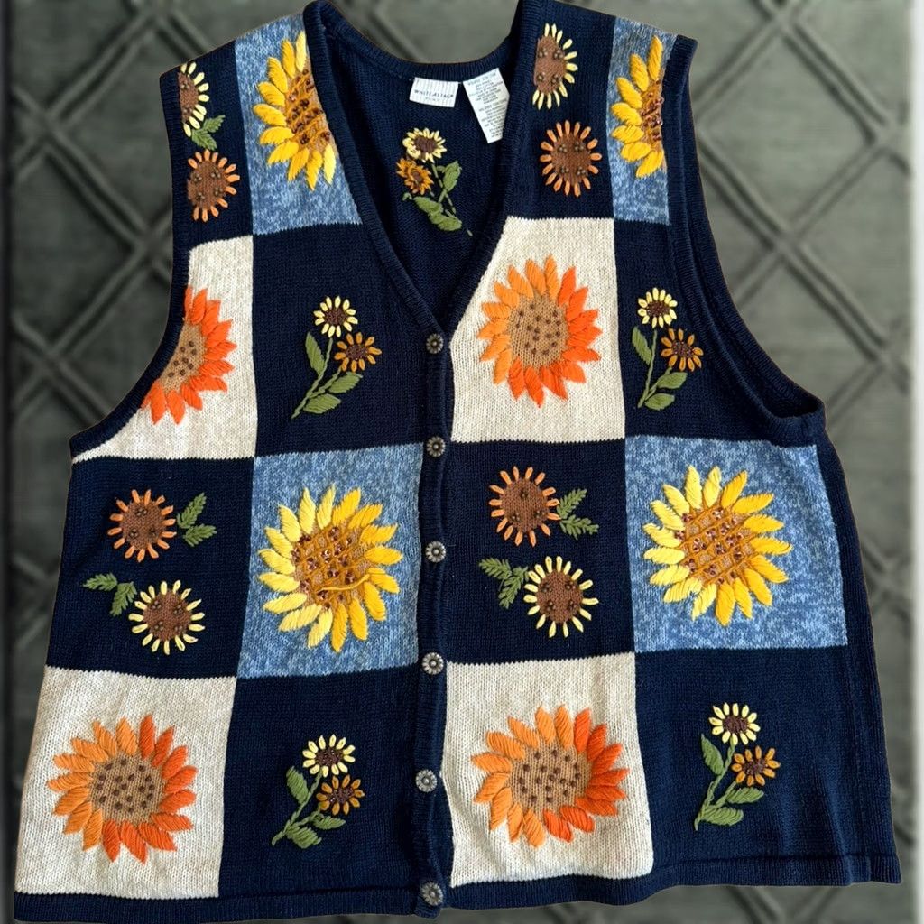 Vintage VINTAGE White Stag Sweater Cardigan Vest Womens 22W Sunflowers Navy Sleeveless 90s Plus Size Cardigan Size 3XL / US 20-22 - 1 Thumbnail