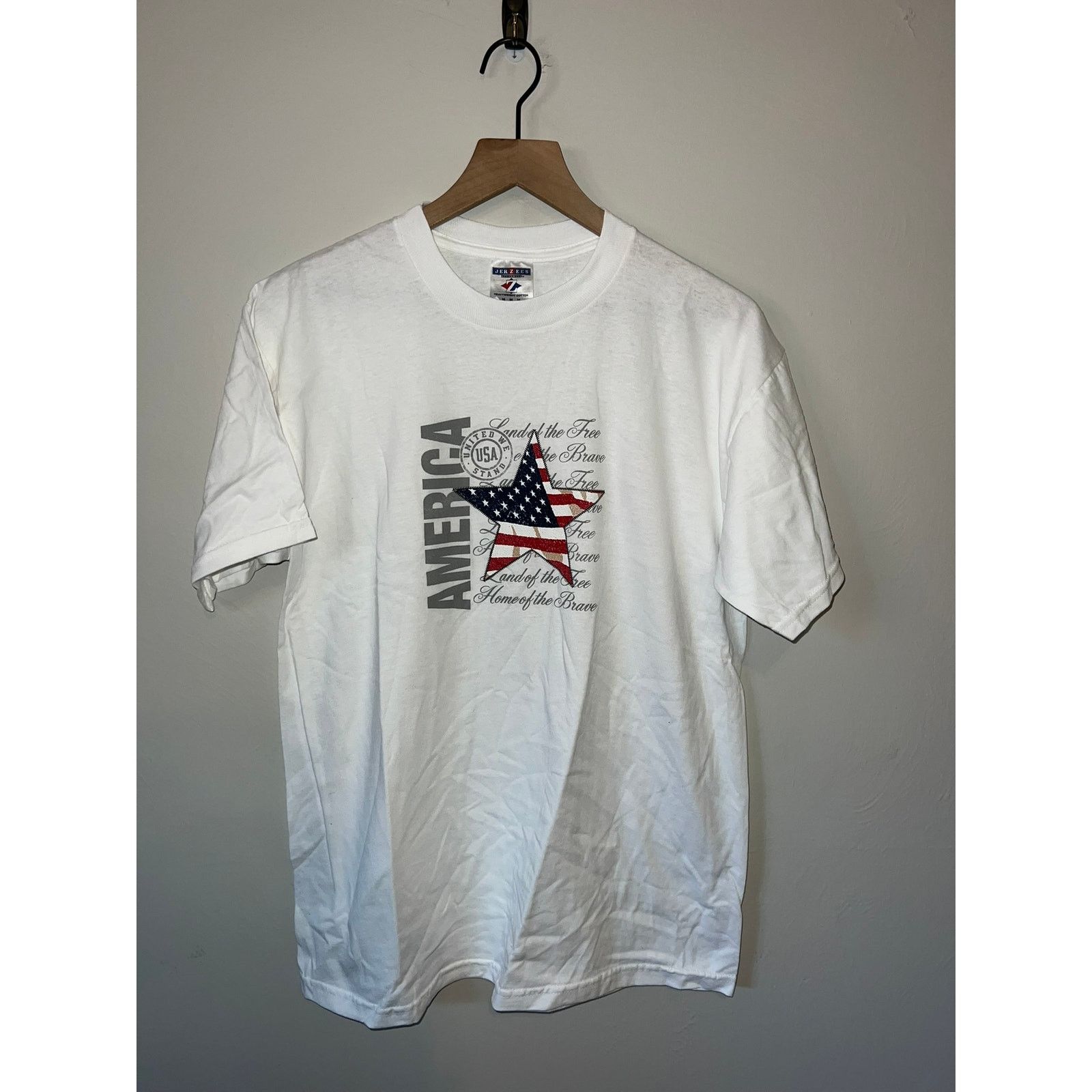 Jerzees Vintage Patriotic American The Free The Brave White M Shirt Size US M / EU 48-50 / 2 - 1 Thumbnail
