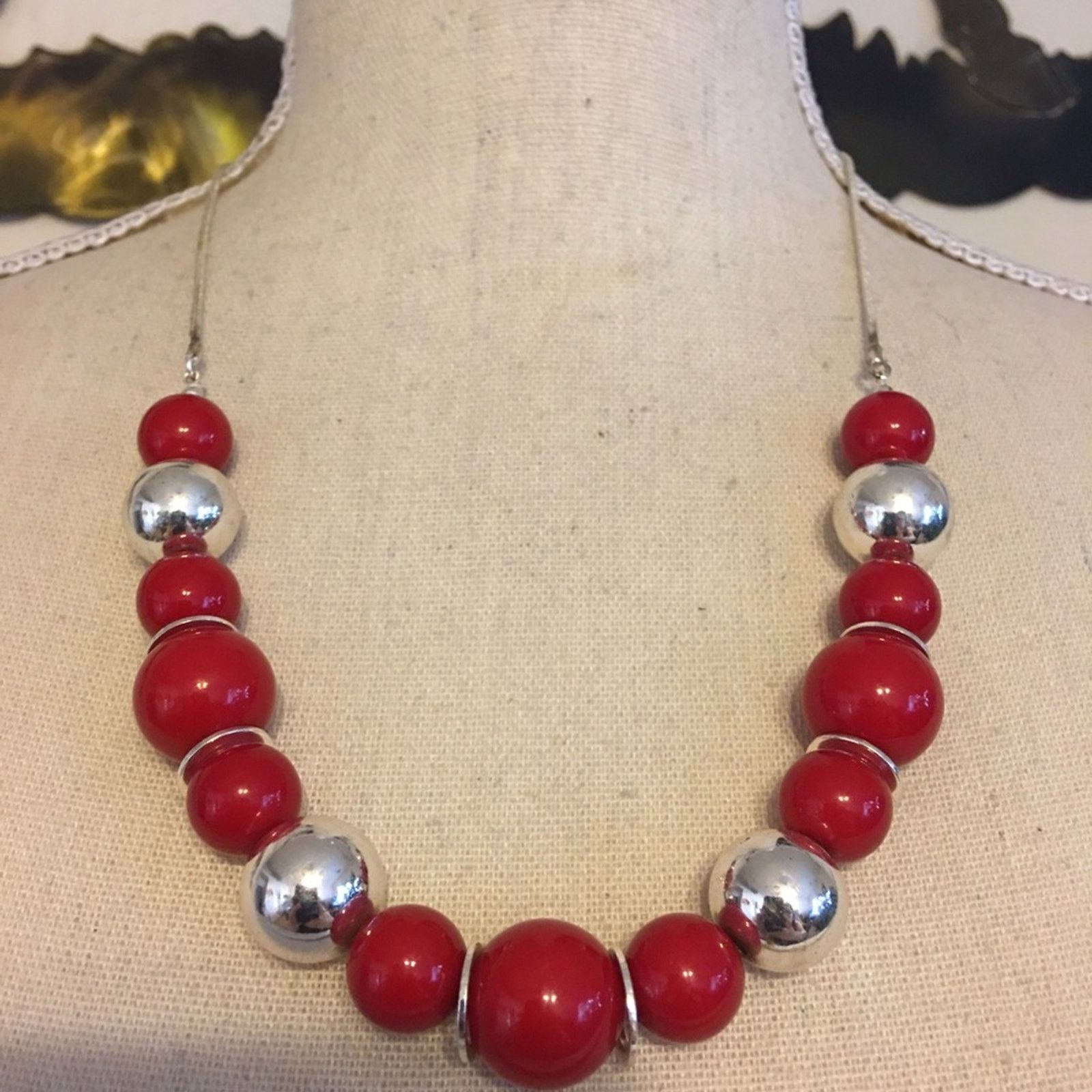 Jewelry Vintage red and silver beaded necklace Size ONE SIZE - 1 Thumbnail