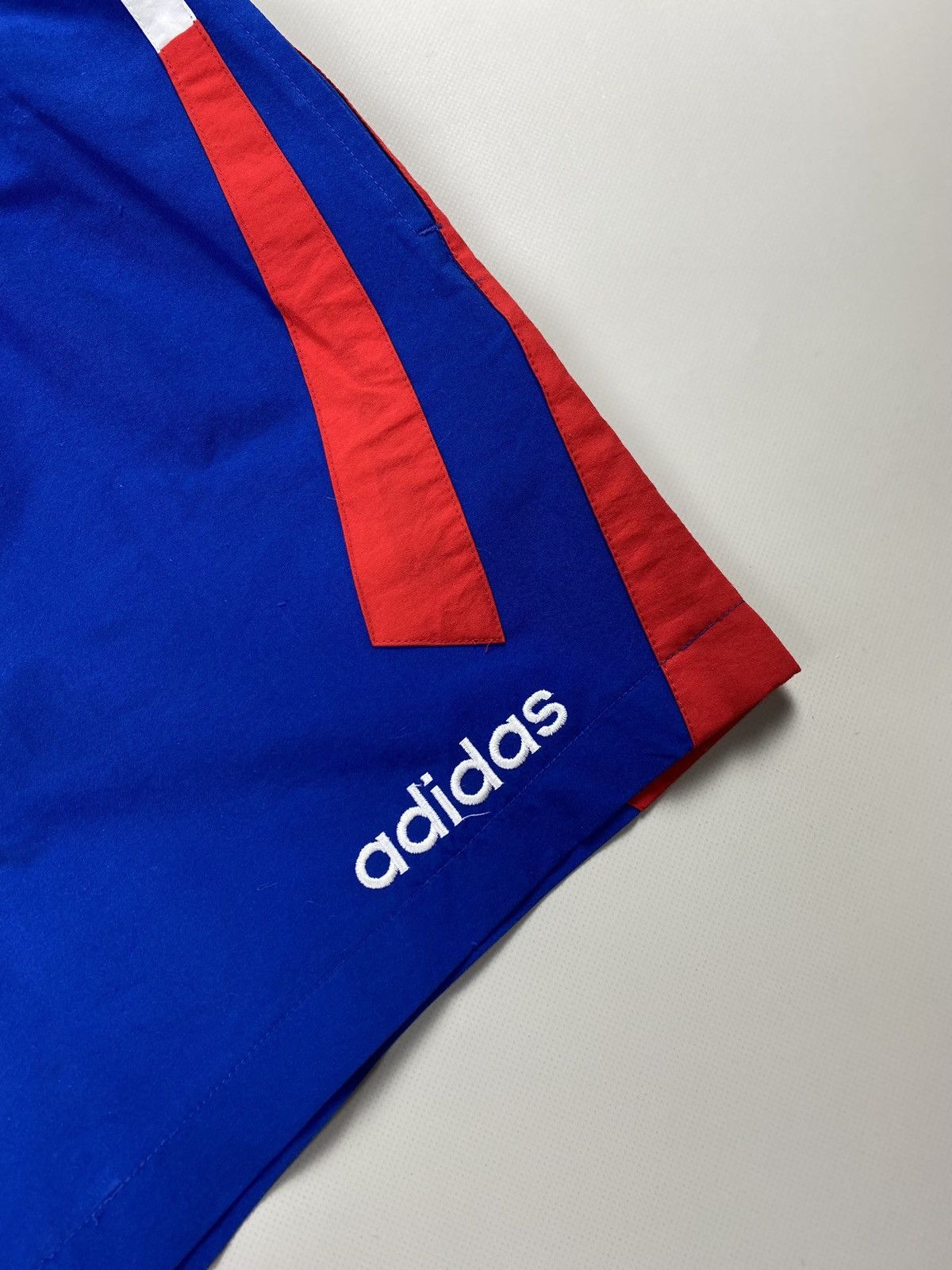 Vintage Adidas vintage men’s shorts size L Size US 34 / EU 50 - 7 Thumbnail