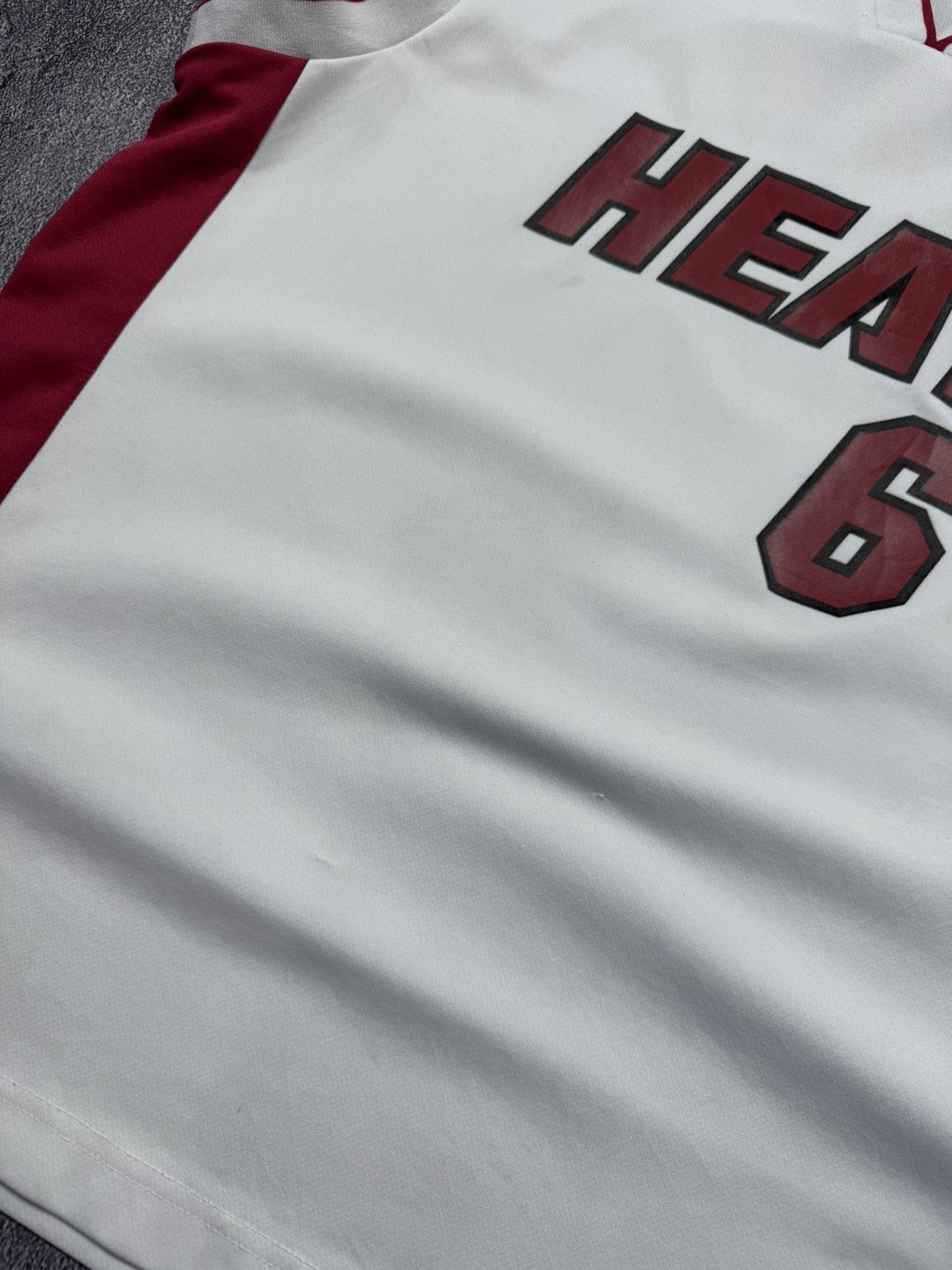 Adidas Miami Heat LeBron James #6 Adidas NBA Jersey — Vintage Heat Size US L / EU 52-54 / 3 - 5 Thumbnail
