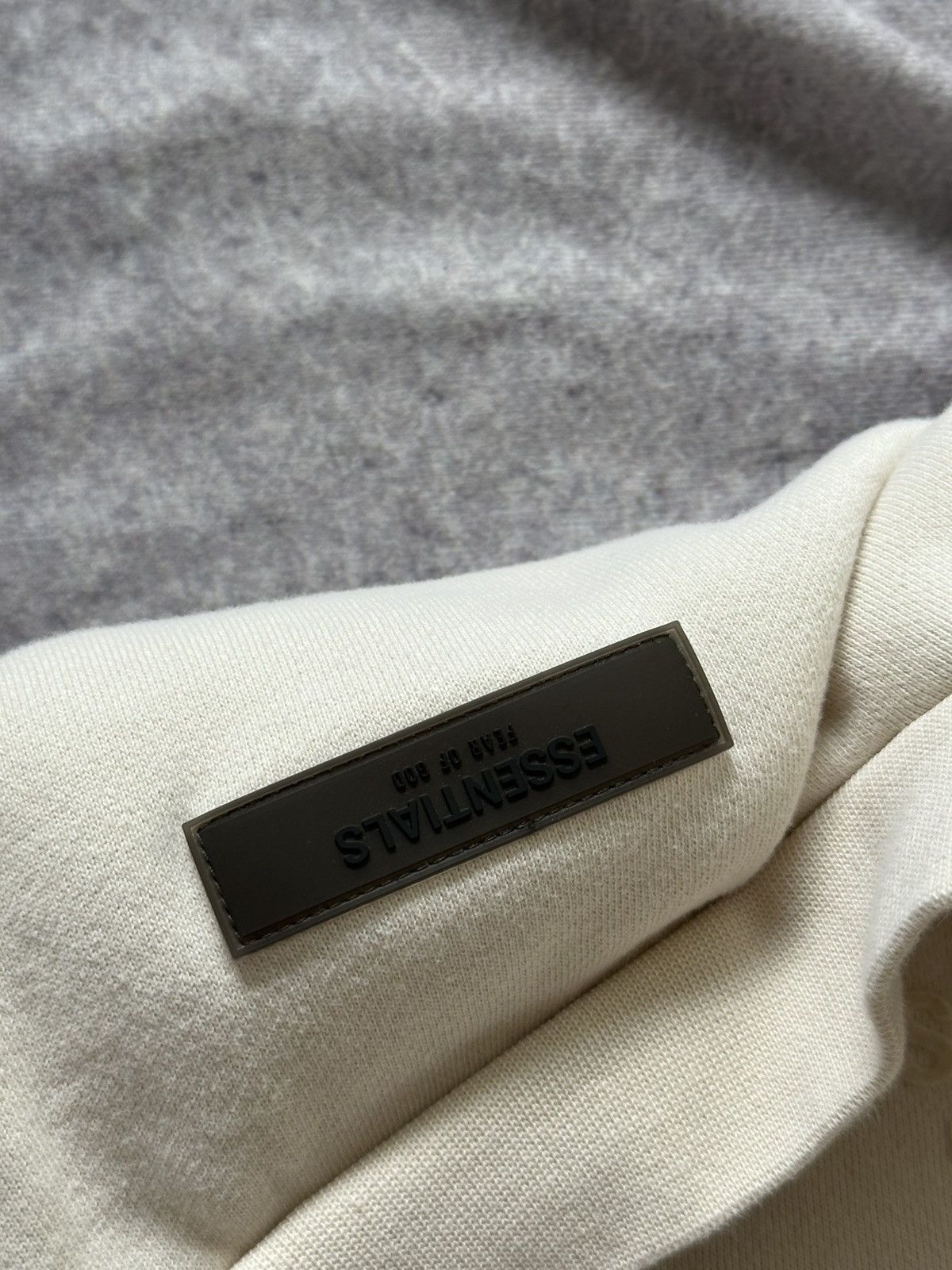Essentials Fear of God Essentials Fleece V Neck Sweater Vest Medium FOG Size US S / EU 44-46 / 1 - 8 Thumbnail
