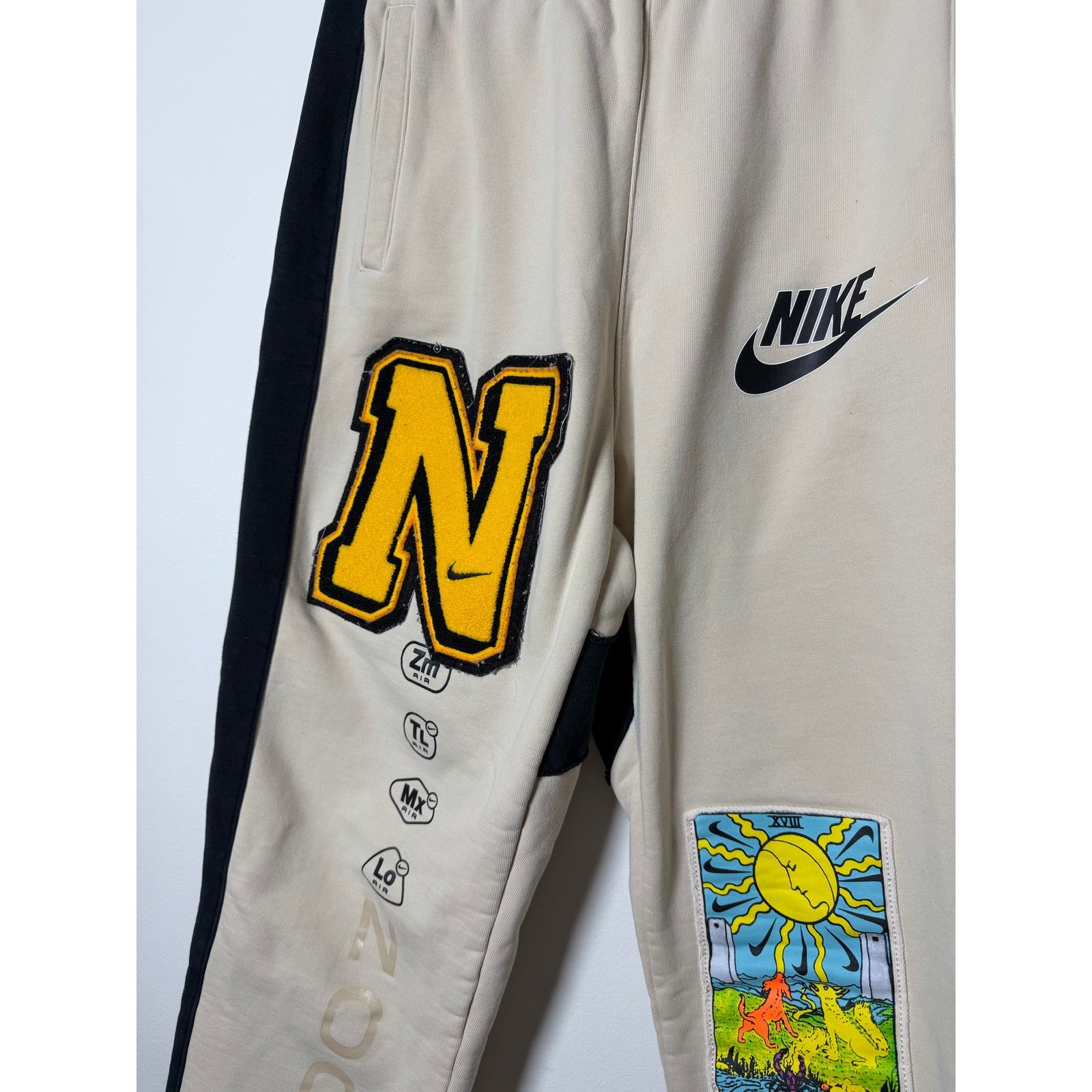 Nike limited edition Nike unisex embroidered patch sweatpants Size US 32 / EU 48 - 4 Thumbnail
