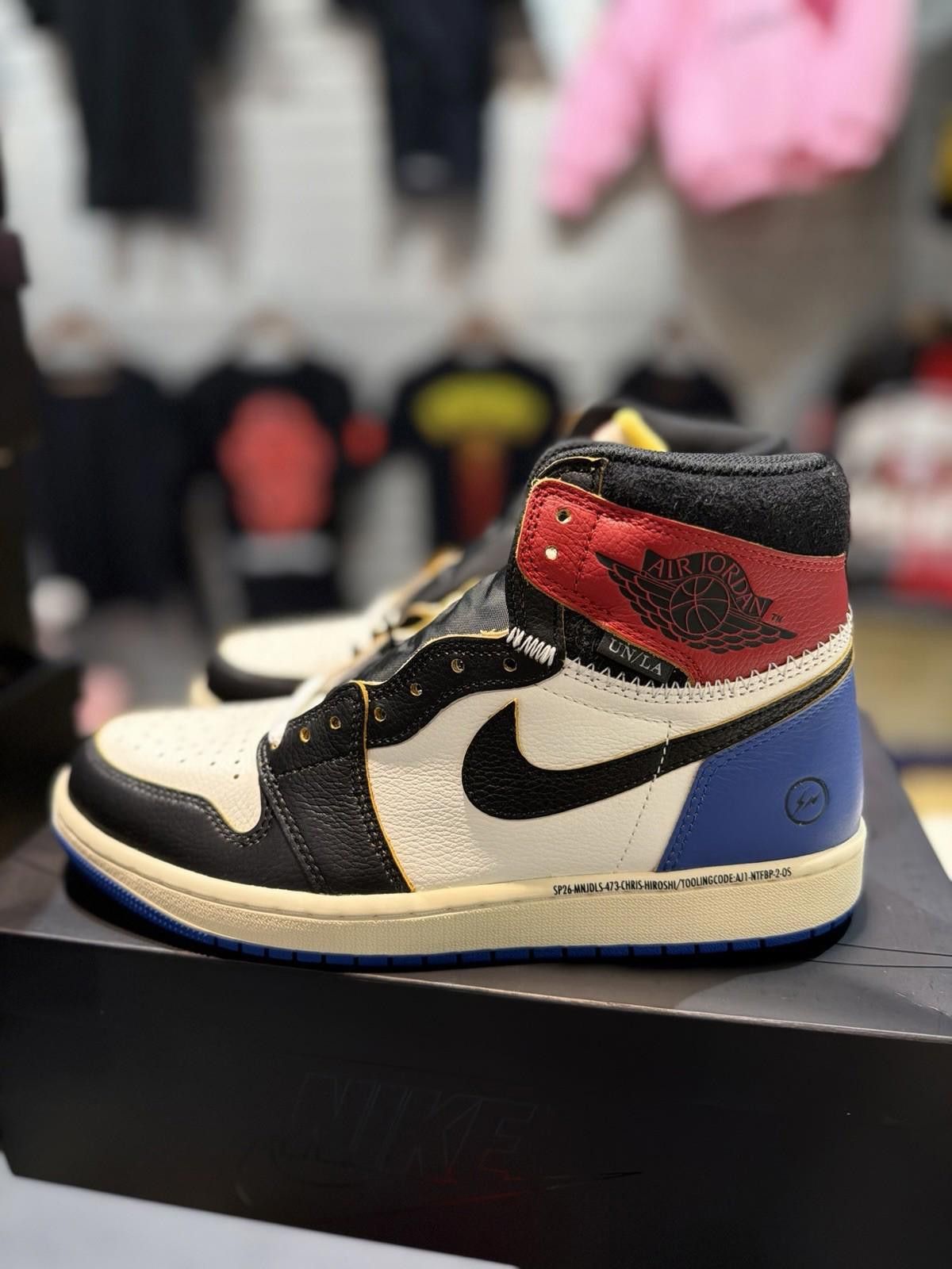 Jordan Brand Air Jordan 1 x Union x Fragment Black and Varsity Red (9.5) Size US 9.5 / EU 42-43 - 5 Thumbnail