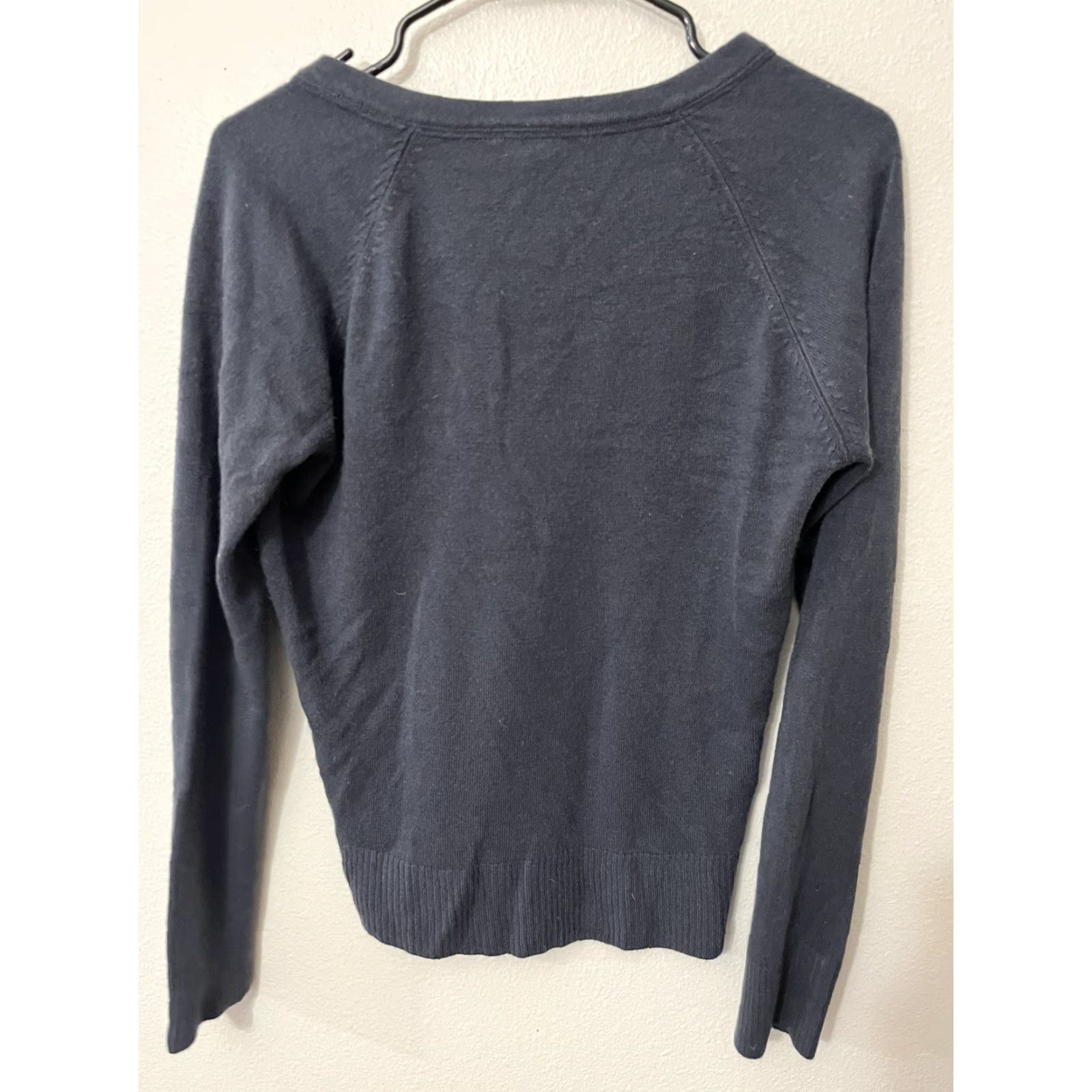 H&M H&M Women's Pullover Sweater Dark Gray Long Sleeve V-Neck Medium Charcoal Knit Polyester Blend Crew Neck Pullover Sweater Gray Size M / US 6-8 / IT 42-44 - 2 Thumbnail