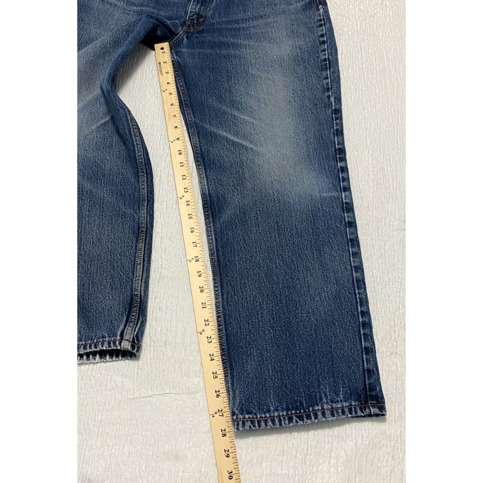 Levi's VINTAGE Levis 550 Relaxed Fit Jeans 38×28 Blue Faded Whiskers Men's Jeans 5-Pocket Denim Blue Levis 500 Series 100% Cotton Regular Size 38 Mens Size US 38 / EU 54 - 7 Thumbnail