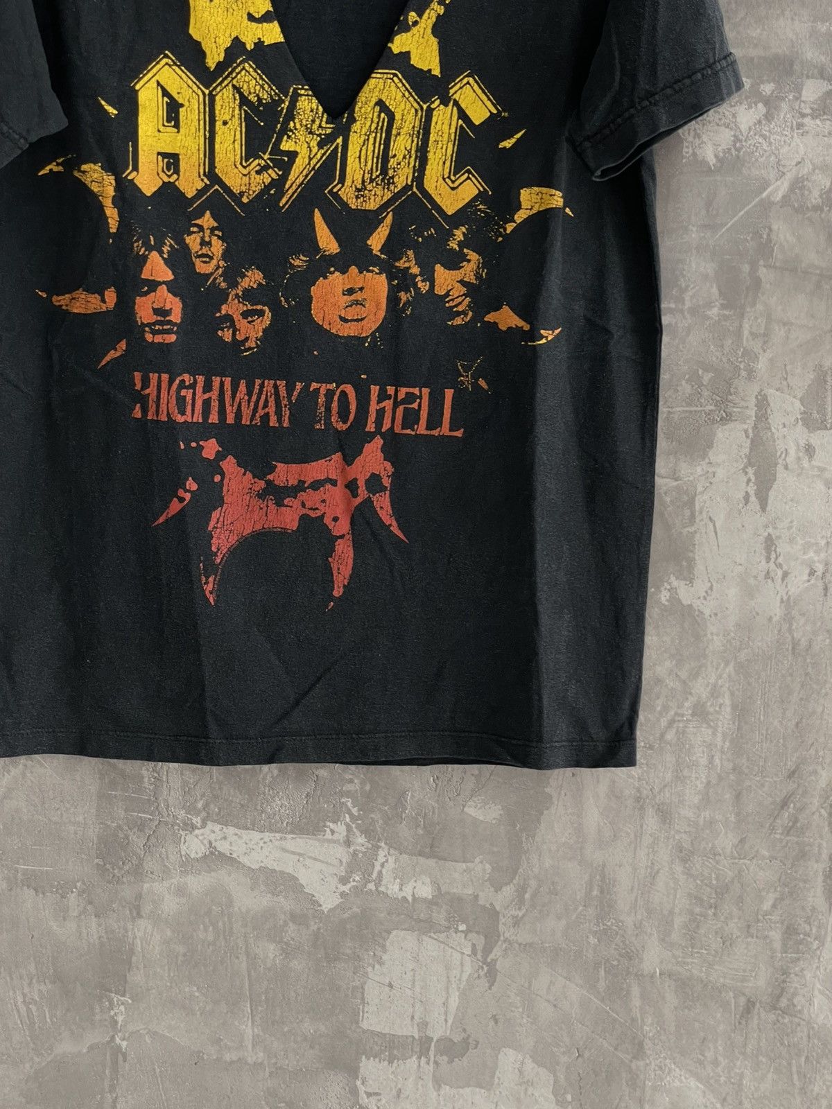 AC/DC × Band Tees × Vintage Vintage Y2K AC/DC Band Faded Grunge T-shirt Size US XL / EU 56 / 4 - 6 Thumbnail