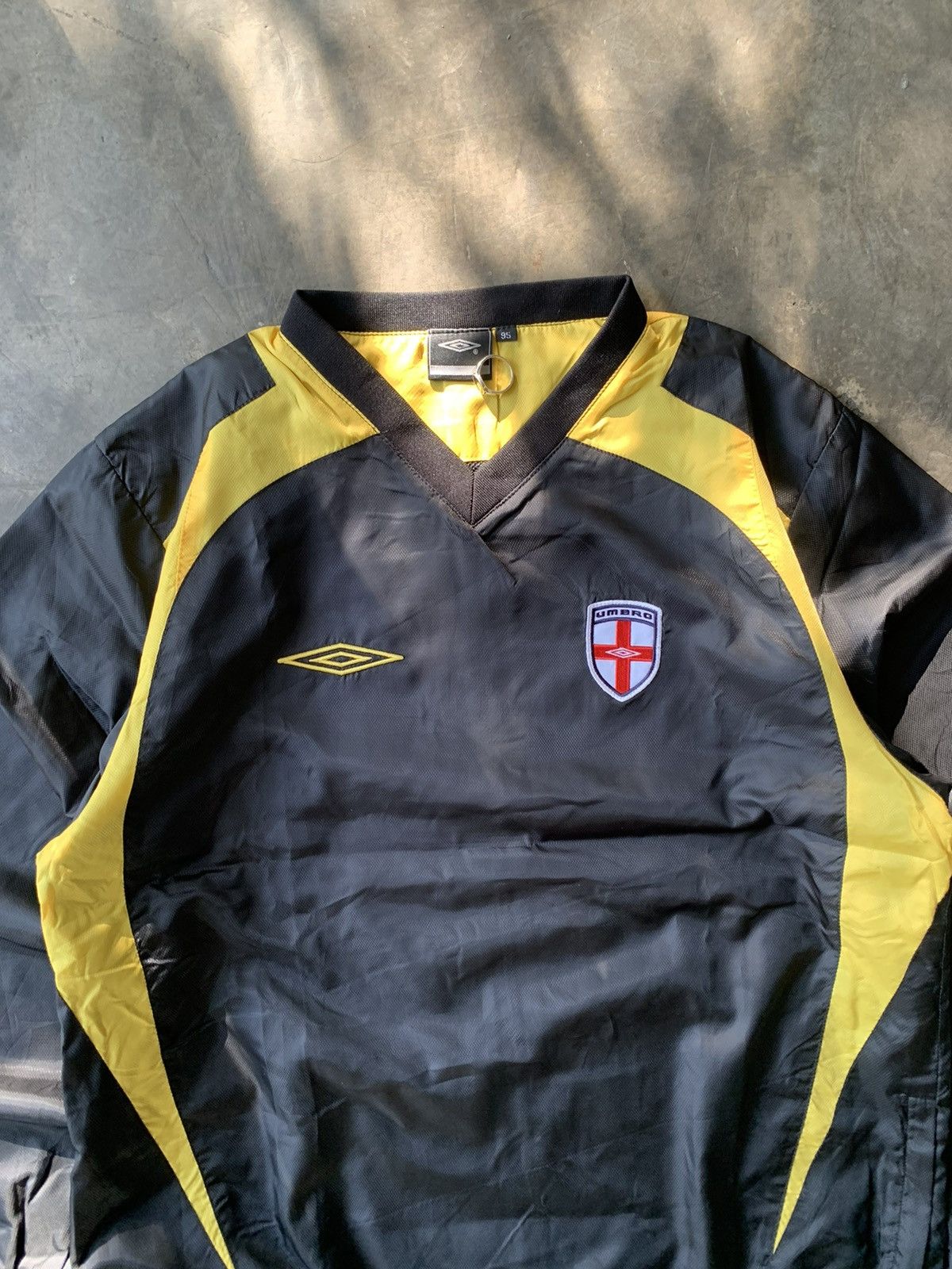 Umbro 00s - Umbro england Jersey LS (black yellow) Size US M / EU 48-50 / 2 - 3 Thumbnail