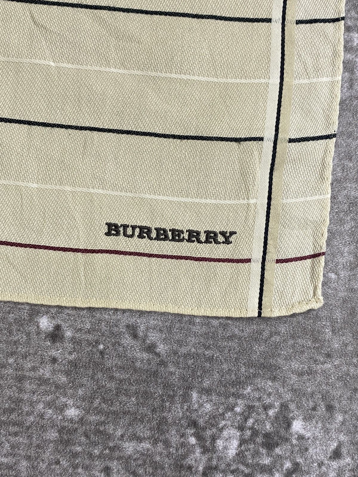 Burberry Burberry Handkerchief / Bandana / Neckerchief Size ONE SIZE - 3 Thumbnail