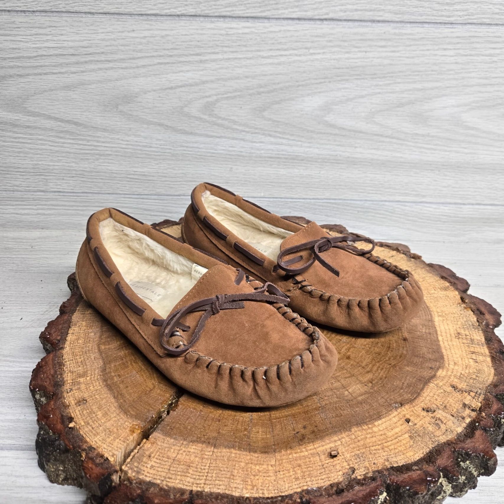 Vintage Aéropostale moccasins women’s Size 8 Faux Fur Lined Never Worn Tan Slippers Size ONE SIZE - 2 Thumbnail
