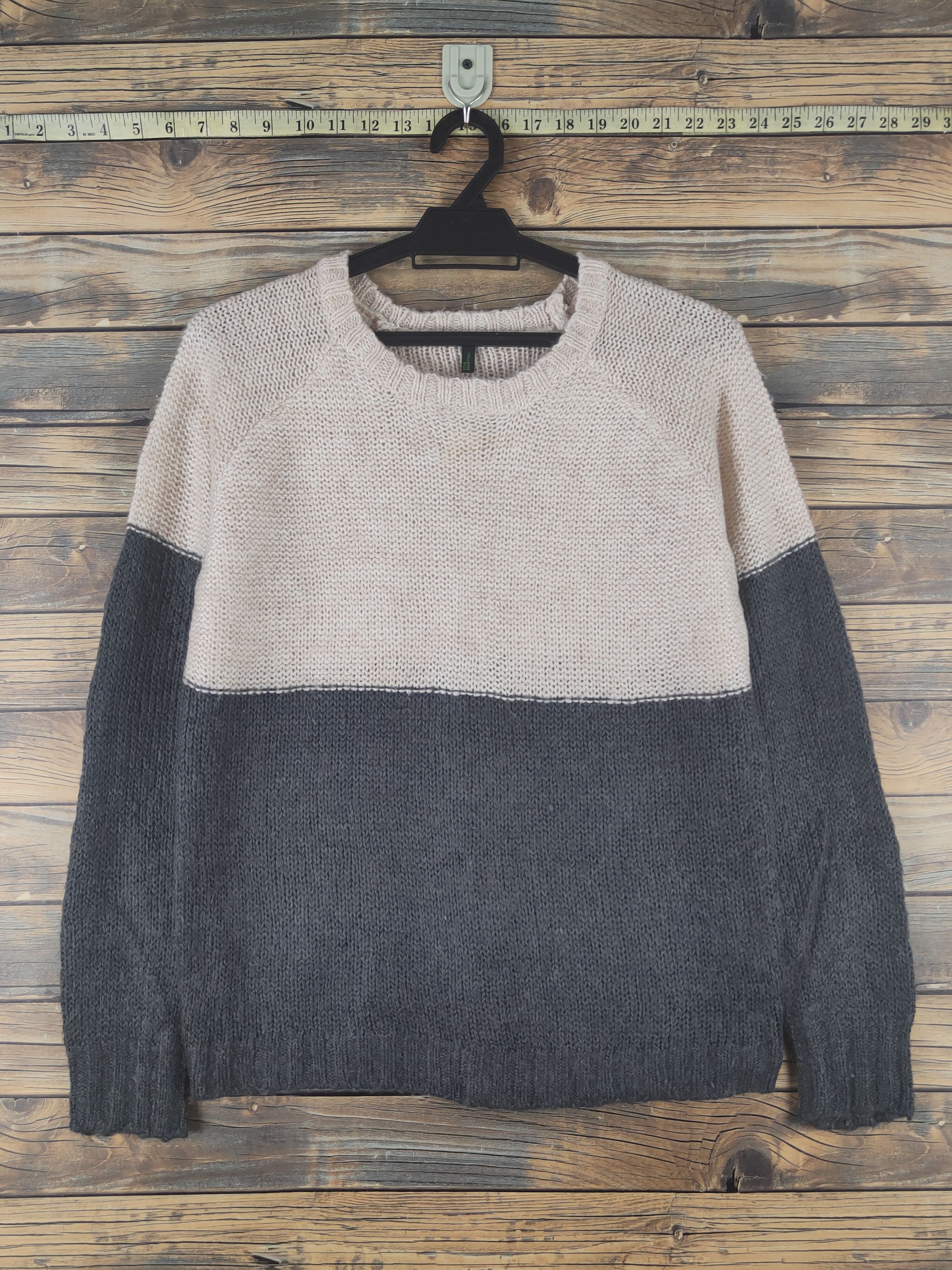 Japanese Brand × Vintage Still Benetton Dark Gray Cream Knitwear Sweatshirts #W1208 Size US S / EU 44-46 / 1 - 1 Thumbnail