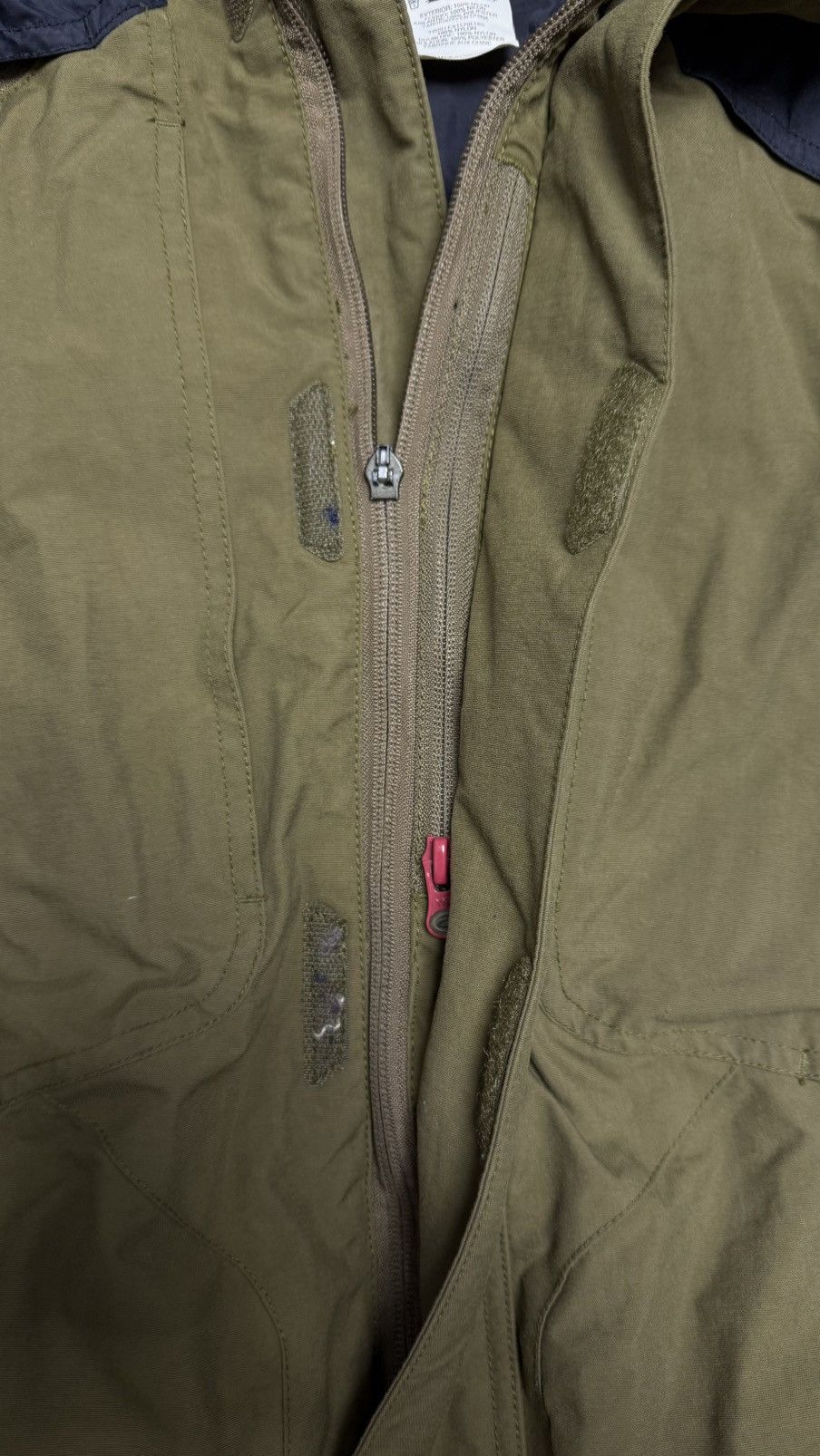 Oakley × Vintage Vintage khaki oakley jacket size XL snowboard Size US XL / EU 56 / 4 - 10 Thumbnail