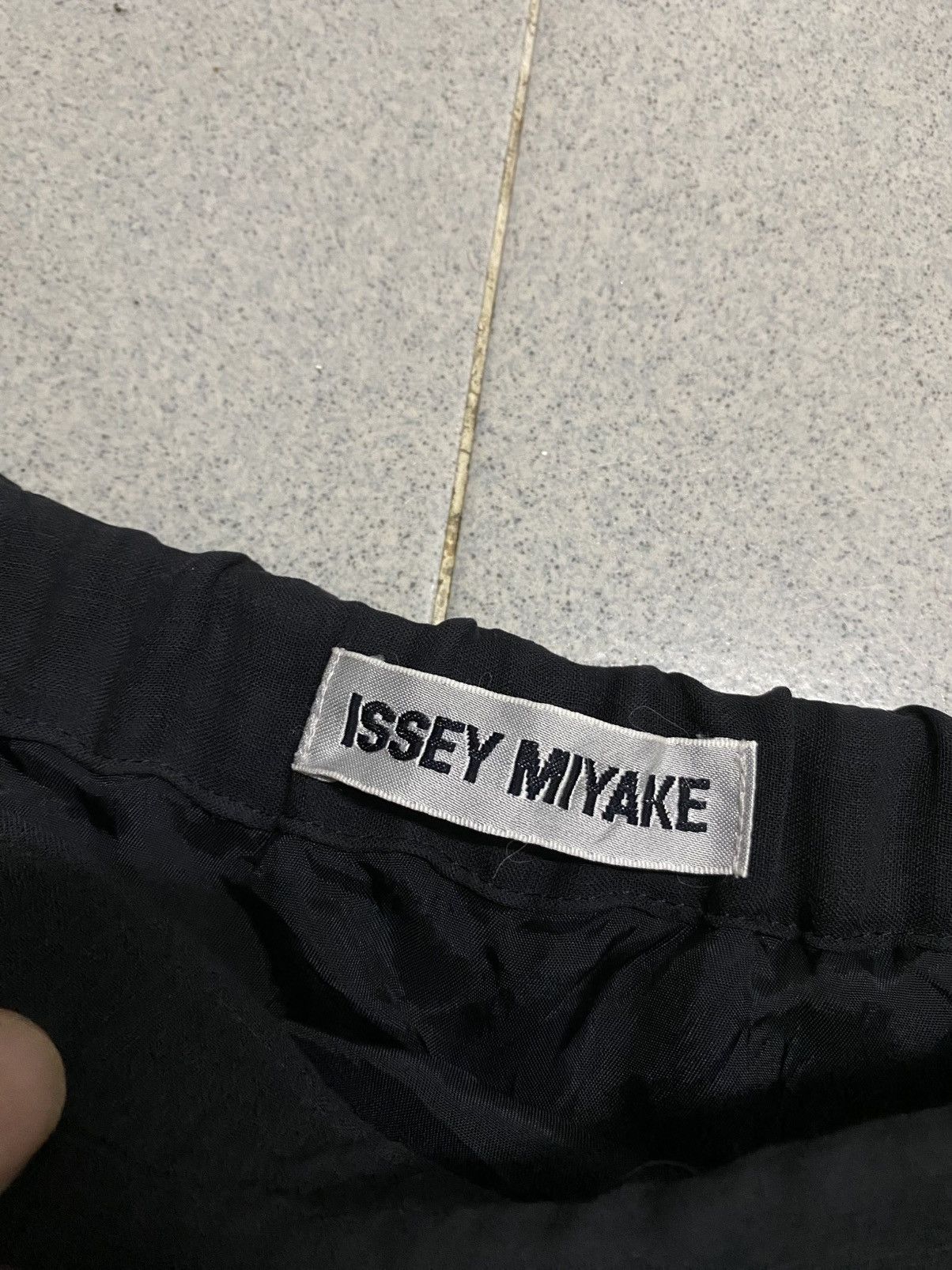 Issey Miyake Vintage Issey Miyake Black Skirt Size 30" / US 8 / IT 44 - 2 Thumbnail