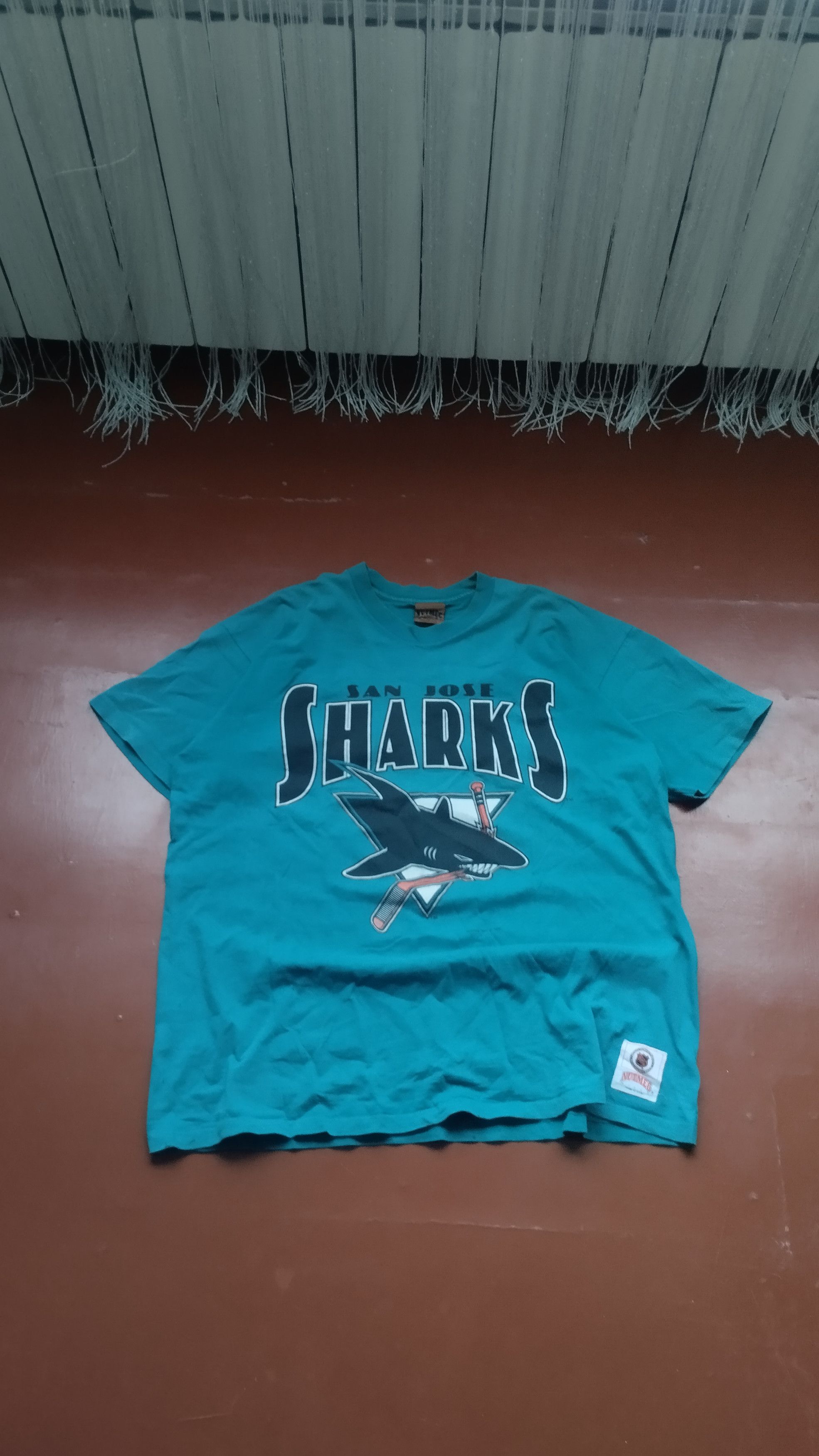 NFL × Nutmeg × Vintage Vintage Single Stitch Sharks NFL 90's T-Shirt Size US XL / EU 56 / 4 - 1 Thumbnail