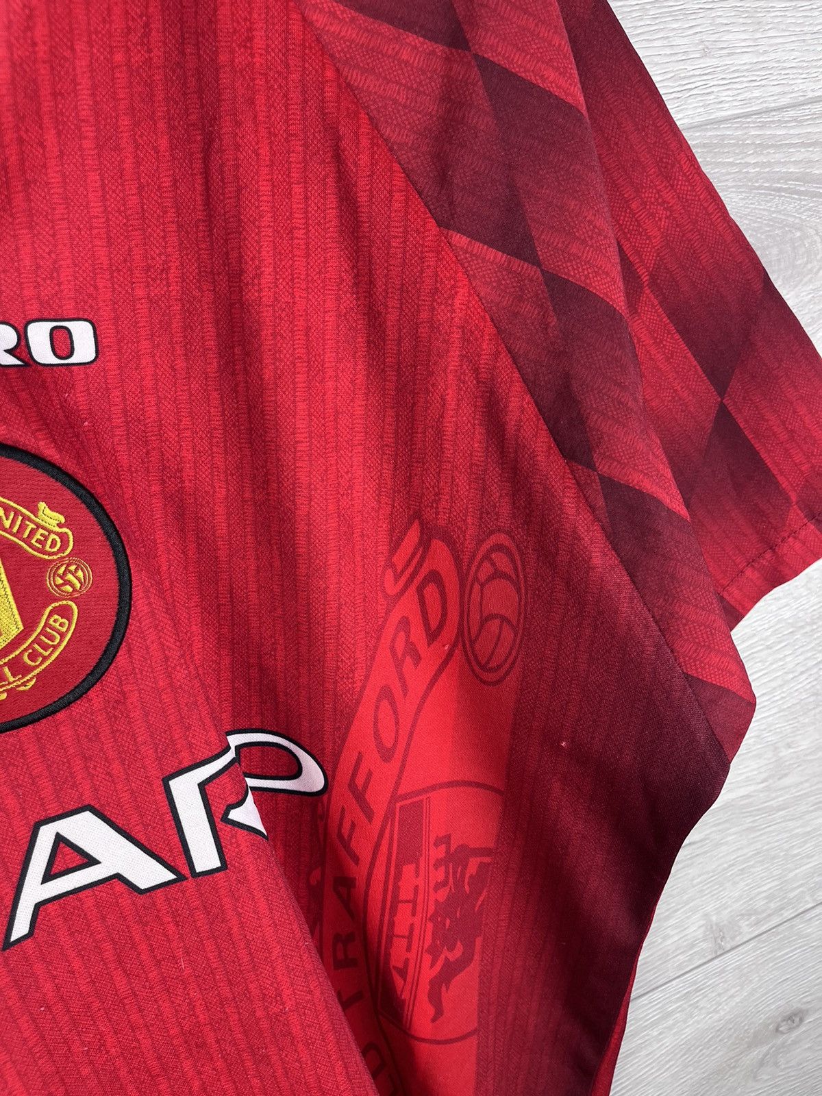 Umbro Men's vintage soccer jersey Umbro Manchester United size L Size US L / EU 52-54 / 3 - 13 Thumbnail