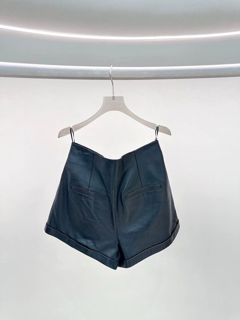 Saint Laurent Paris Saint Laurent Paris Black lambskin shorts Size 39" - 2 Thumbnail