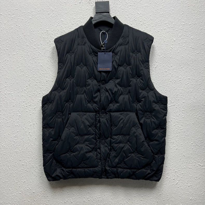 Louis Vuitton Louis Vuitton SS23 Black Embossed Quilted Logo Full Printe Size US XL / EU 56 / 4 - 1 Thumbnail