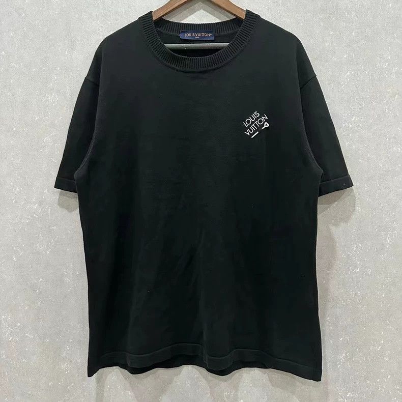 Louis Vuitton size 4l Black pin embroidered monogram short