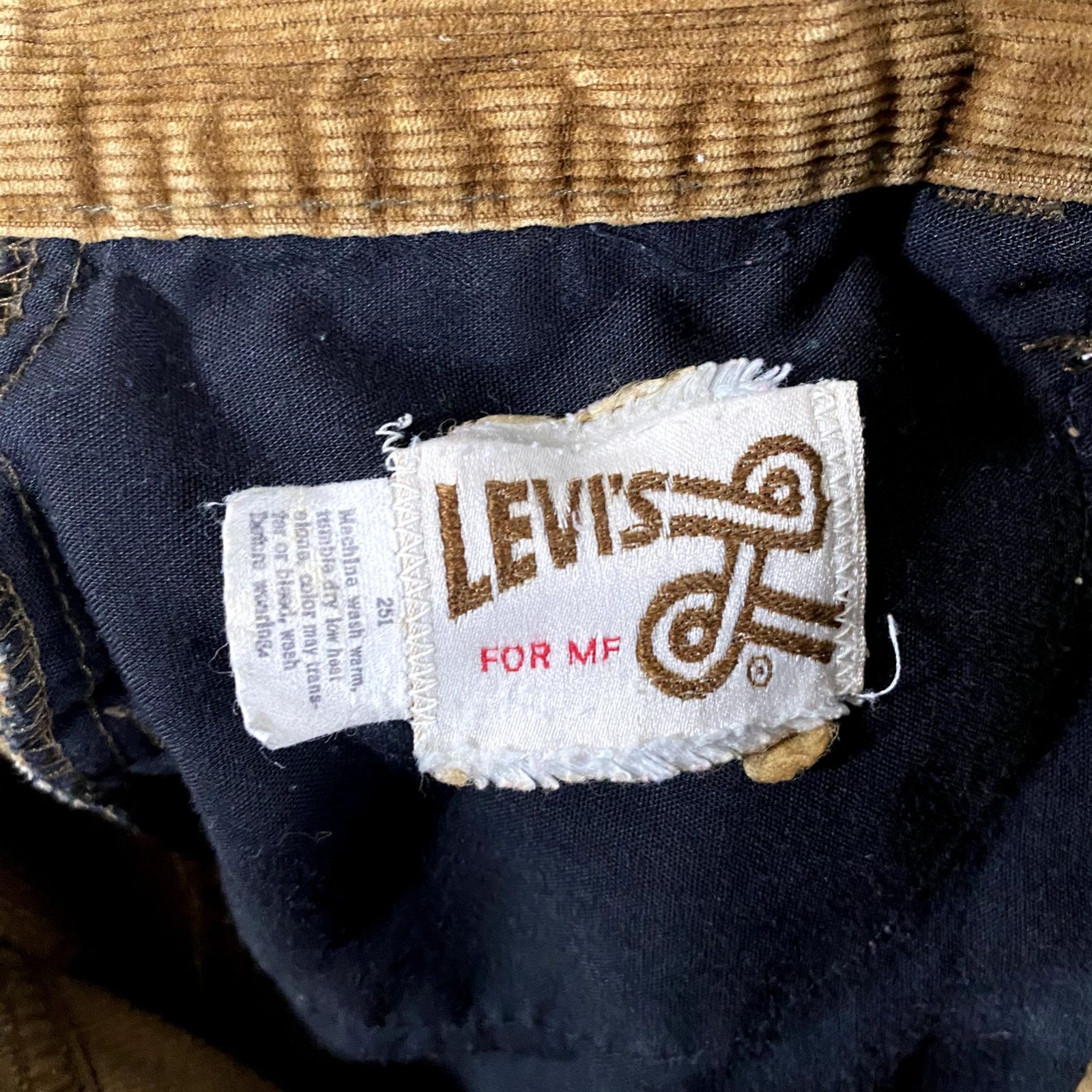 Levi's Vtg 70s Levis MF Corduroy Distressed Brown Tab Pants Mens 12 Size US 28 / EU 44 - 7 Thumbnail