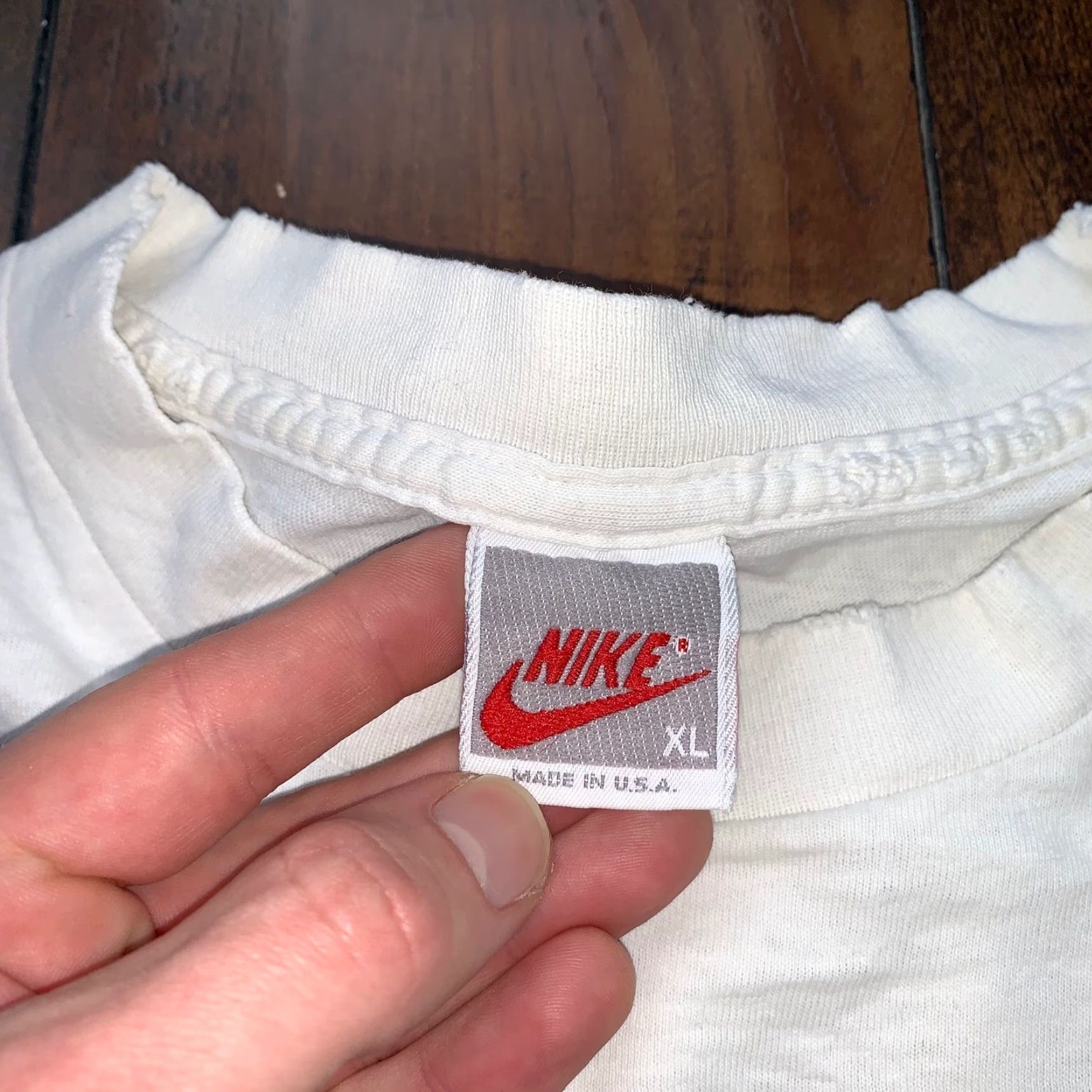Nike VINTAGE Nike T Shirt Mens XL White Crew Neck Short Sleeve Jord an Holiday Classics Christmas 90s Rare Size US XL / EU 56 / 4 - 5 Thumbnail