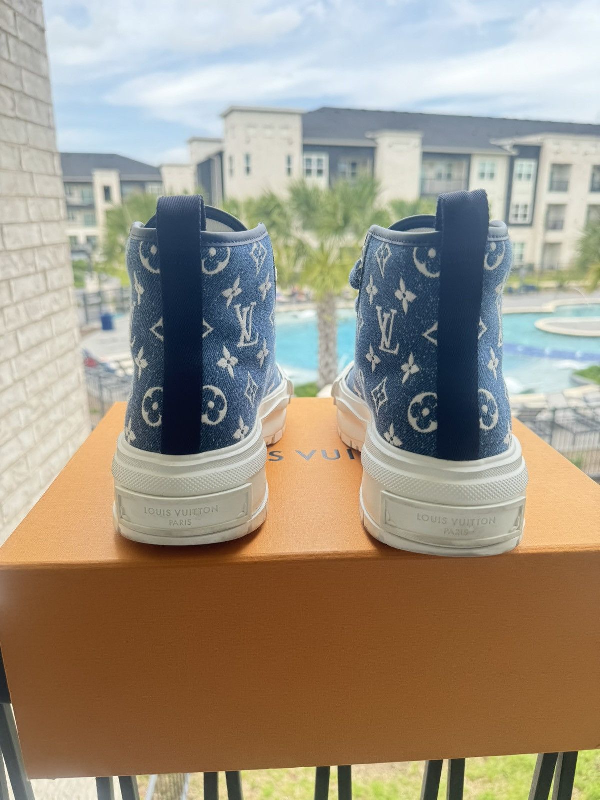 Louis Vuitton Louis Vuitton Monogram Denim Hightop Sneaker Size US 9 / IT 39 - 5 Thumbnail