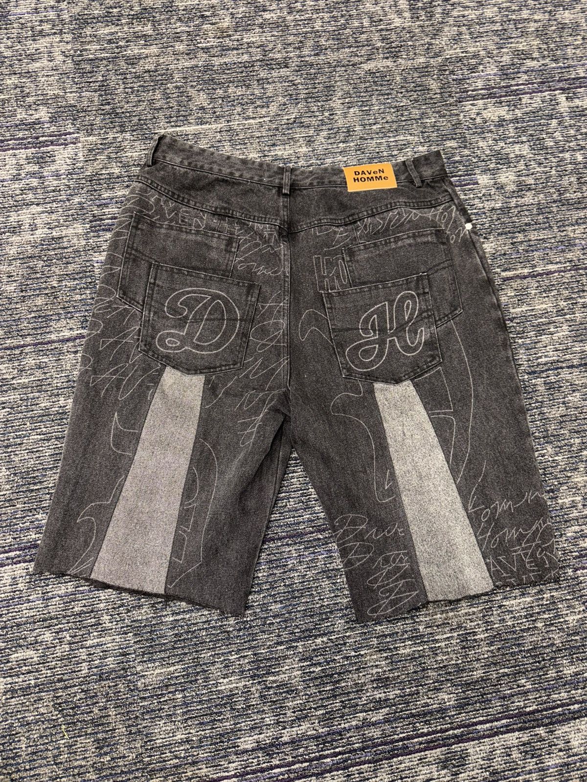 Other Daven Homme Scribble Jorts Size US 37 - 2 Thumbnail