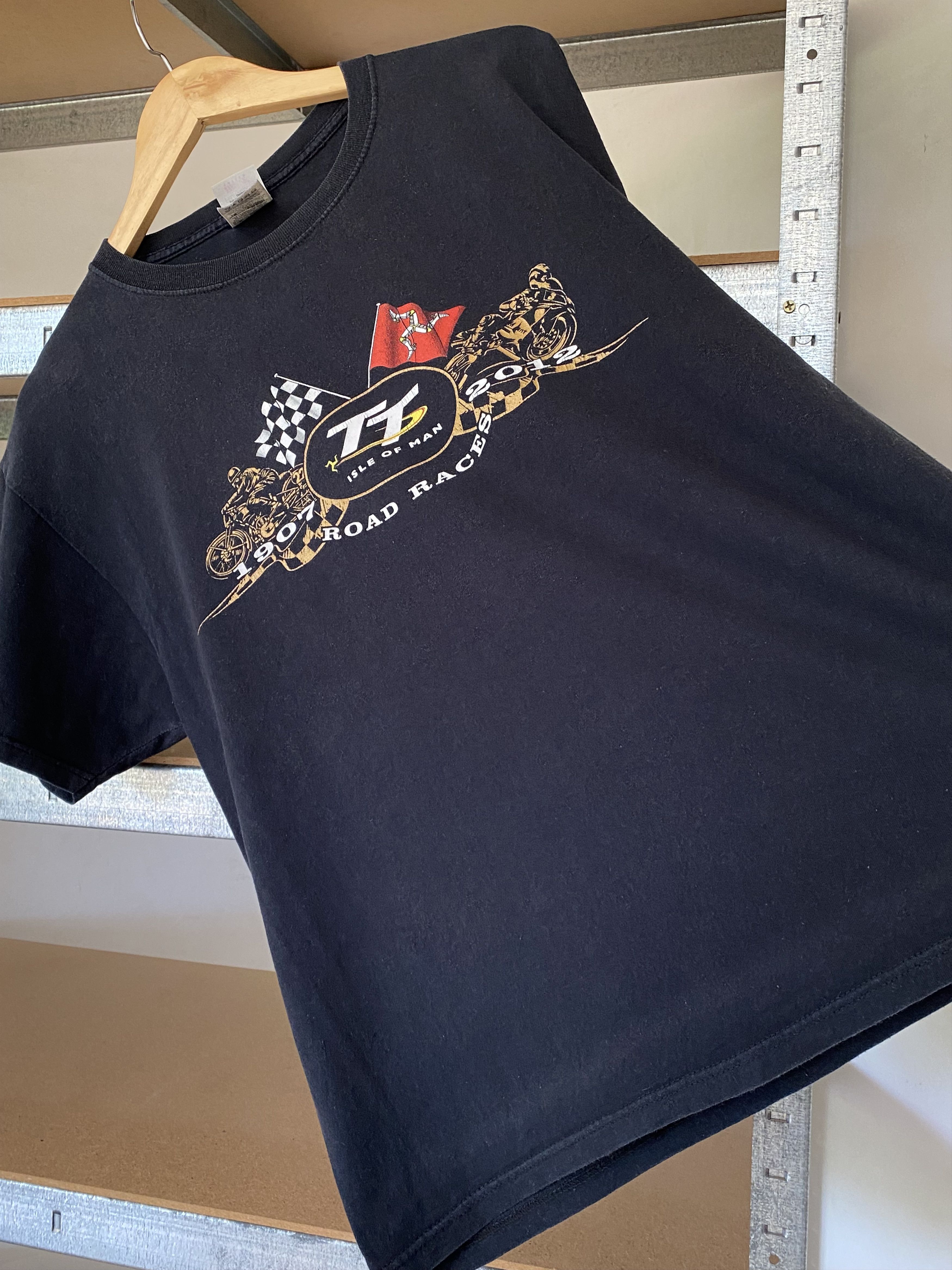 Vintage TT Isle Of Man Vintage 2012 Road Races Moto Racing T-shirt Size US L / EU 52-54 / 3 - 7 Thumbnail