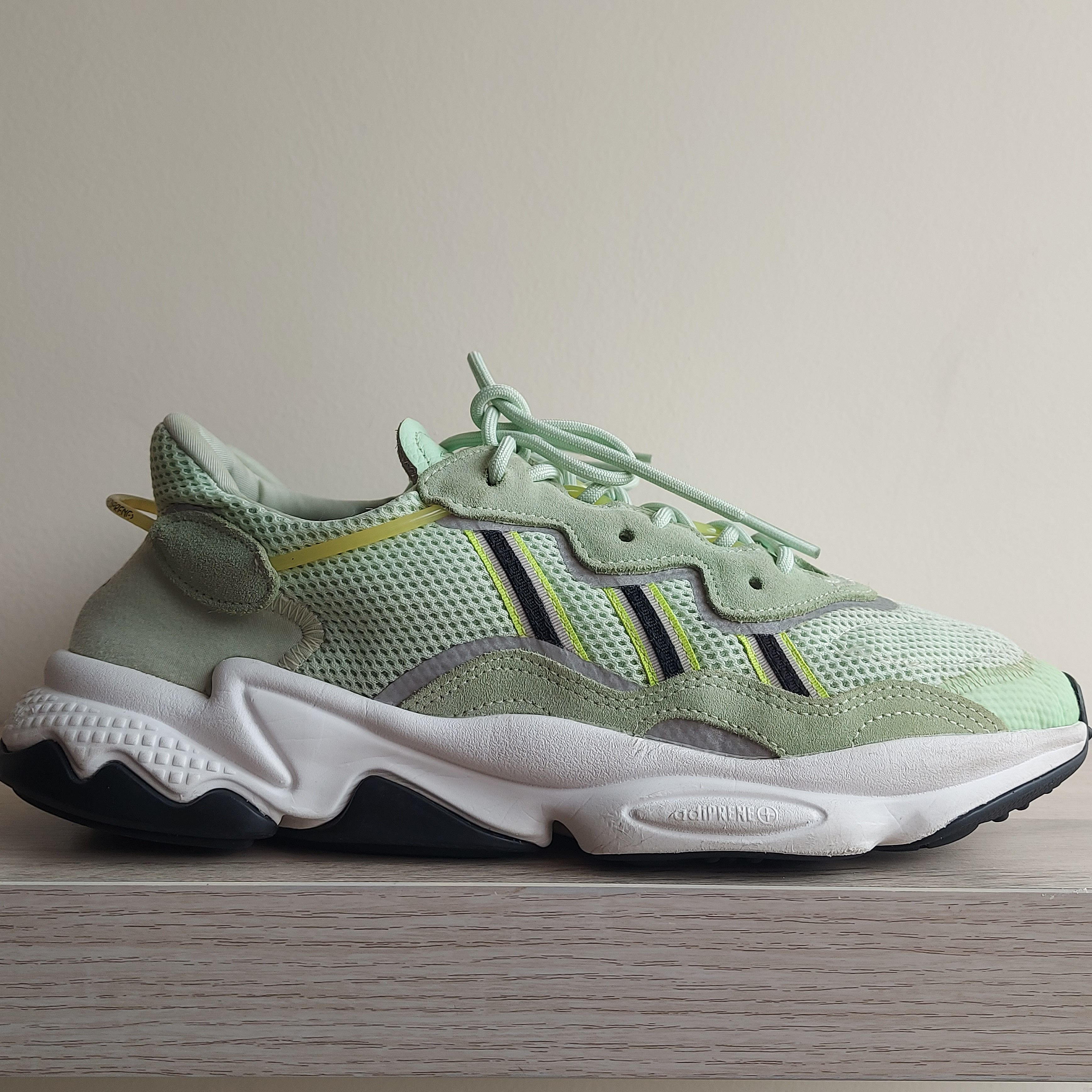 Adidas Ozweego glow green