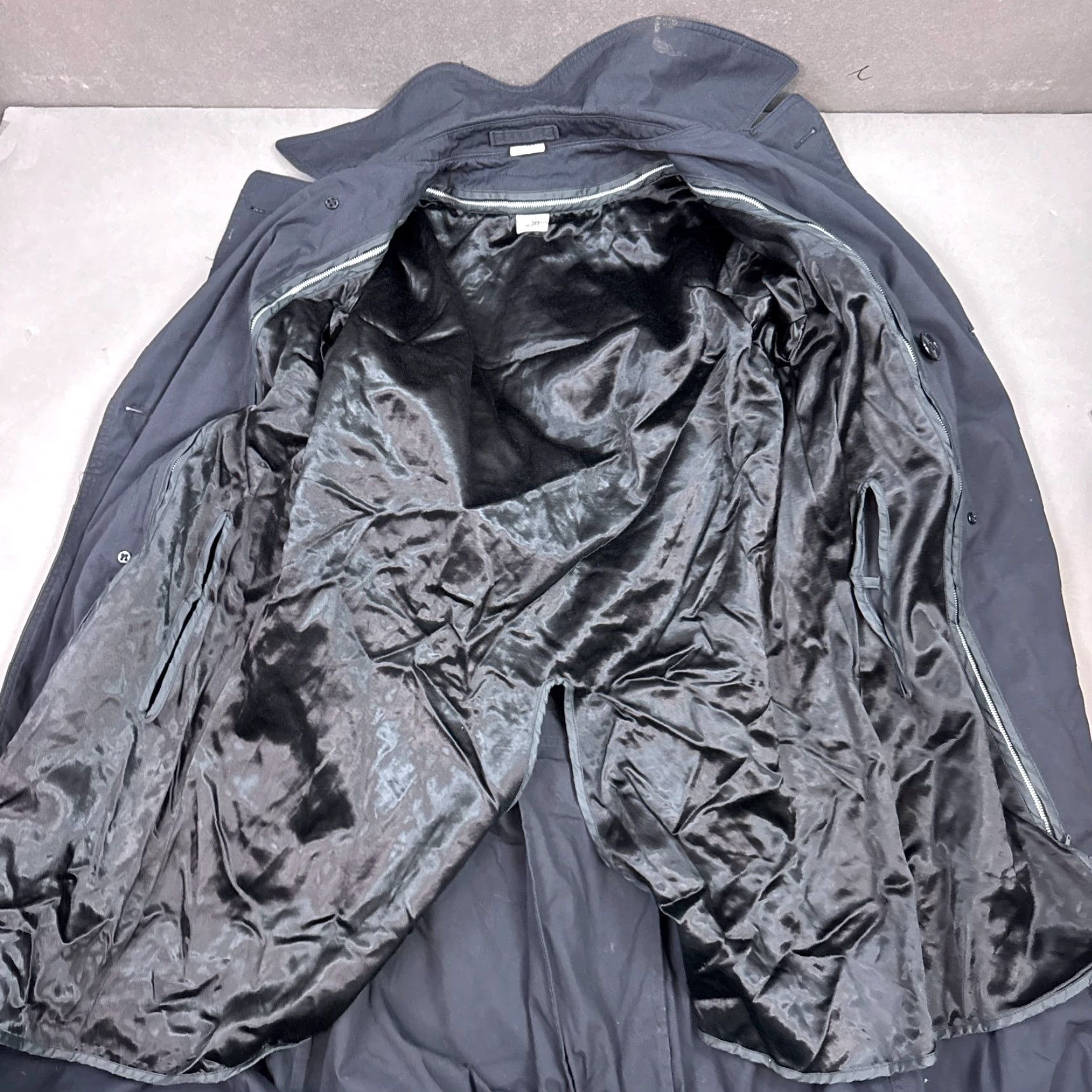 Vintage VINTAGE Centre Coat 34 Short Blue All Weather Trench Coat Jacket Mens 90s 41 in Chest Pockets Split Collar Solid Pattern Long Regular Size US 34 / EU 50 - 3 Thumbnail